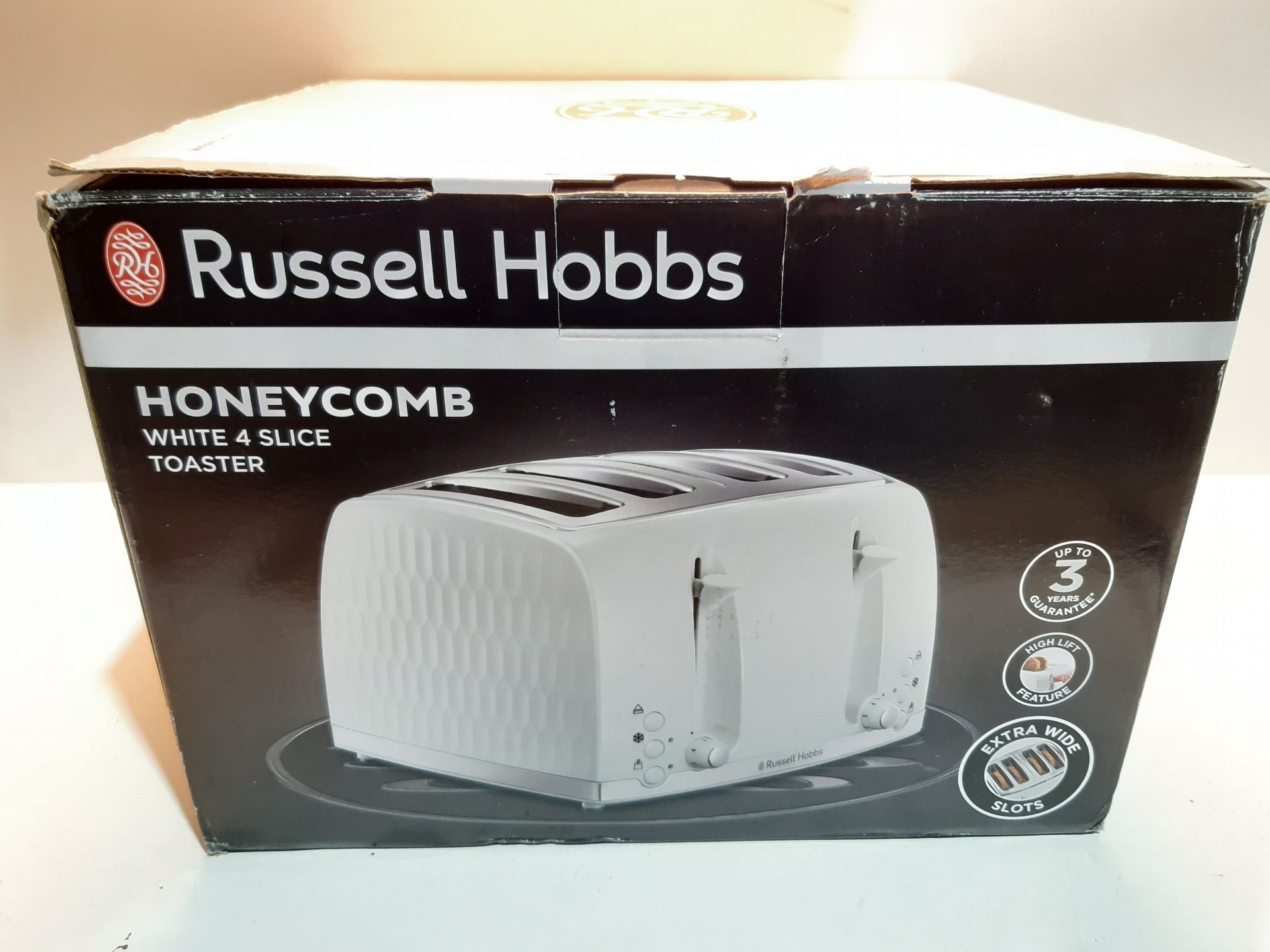 RRP £35.00 Russell Hobbs 26070 4 Slice Toaster