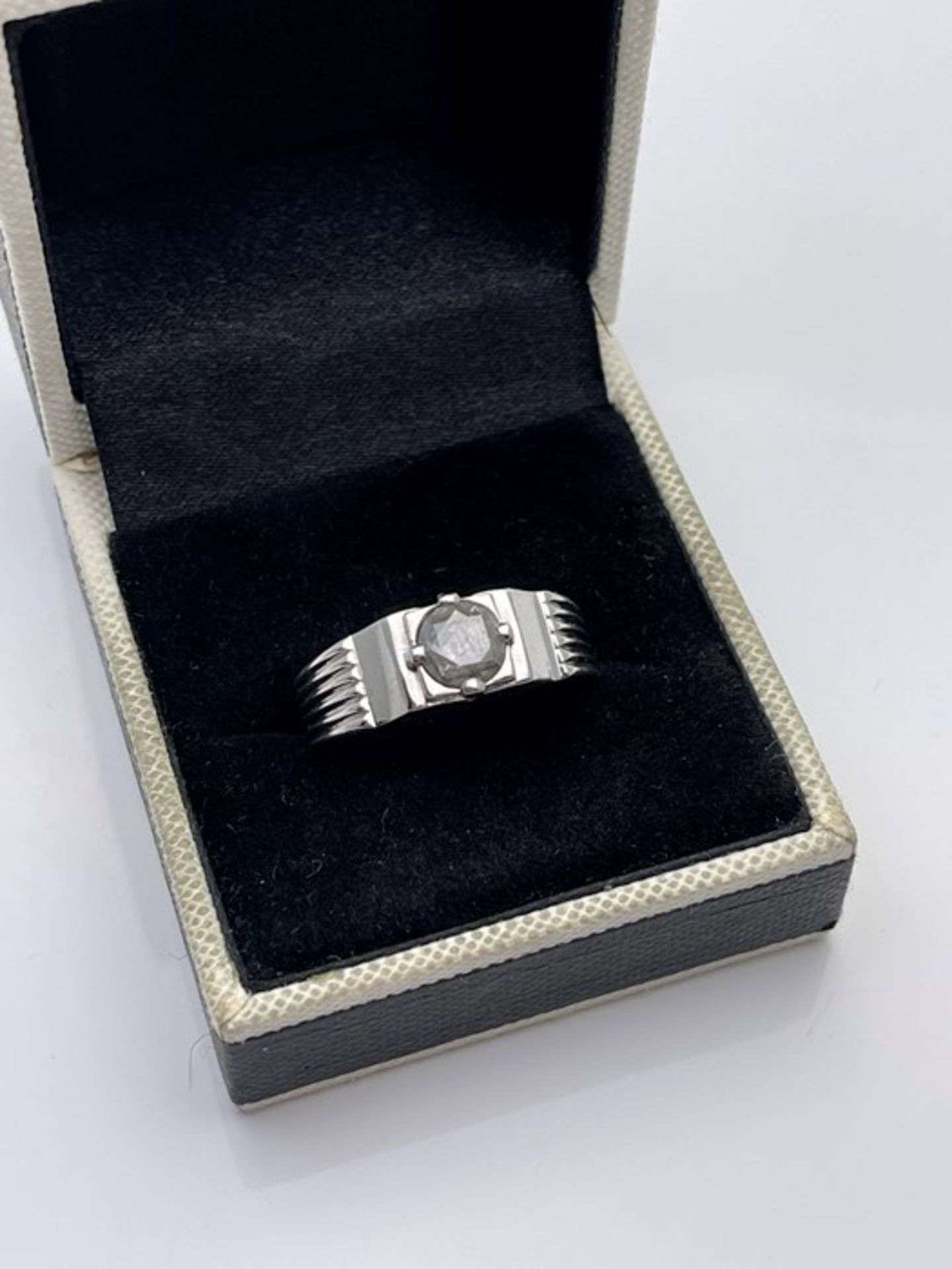 ***£2500.00*** 18CT WHITE GOLD LADIES DIAMOND SOLITAIRE RING, DIAMOND WEIGHT- 0.86CT, COLOUR- G,