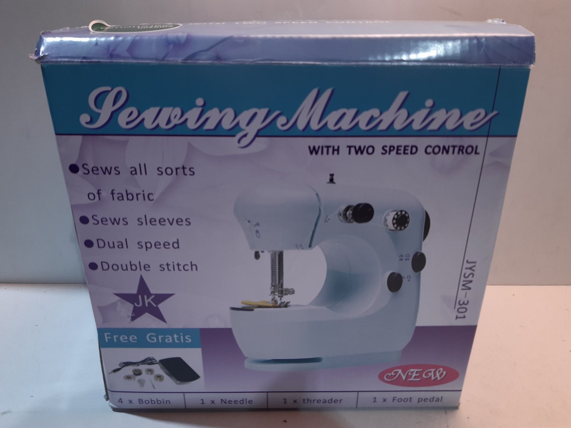 RRP £4.45 Mini Sewing Machine
