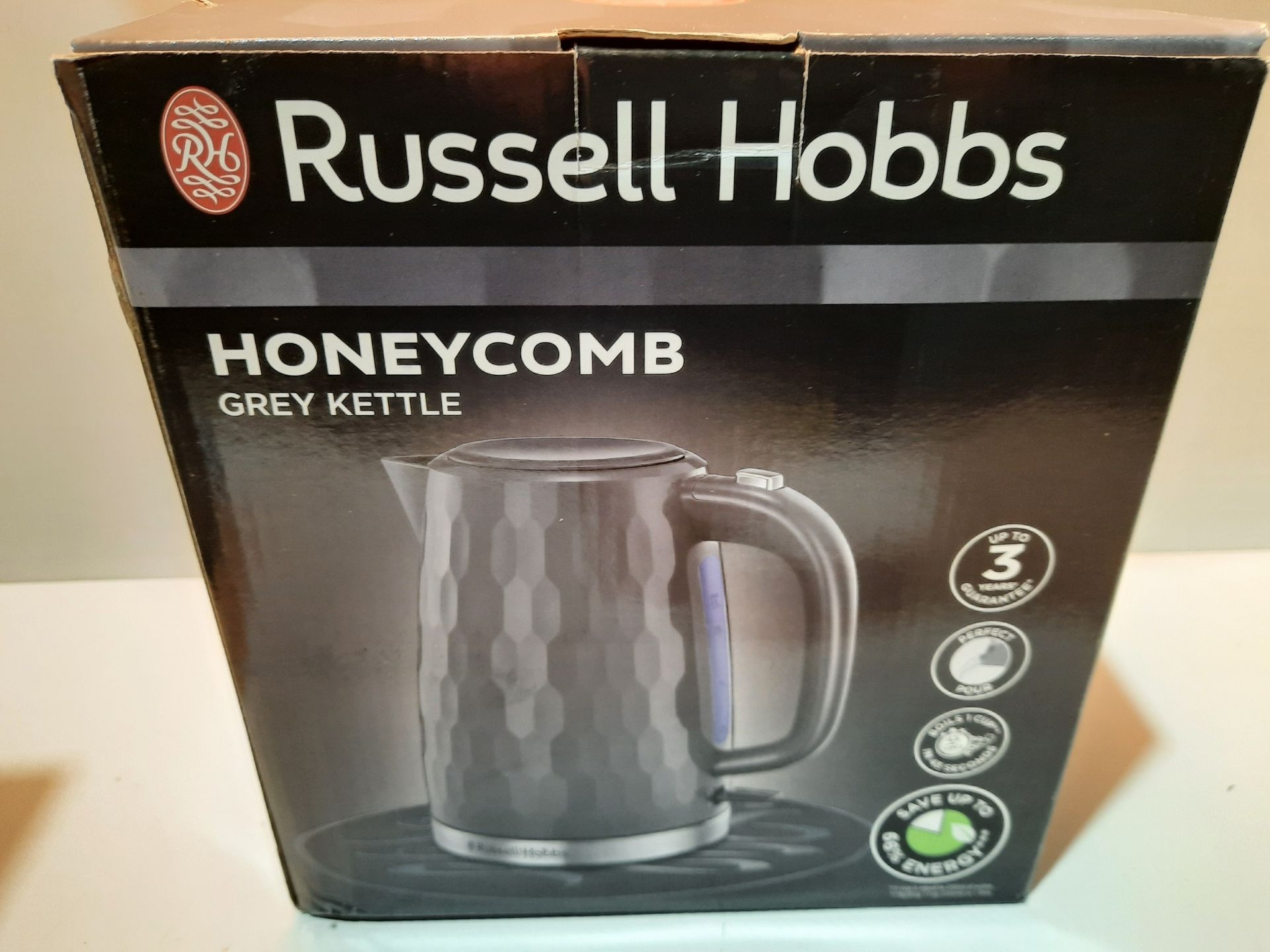 RRP £24.00 Russell Hobbs 26053 Cordless Electric Kettle