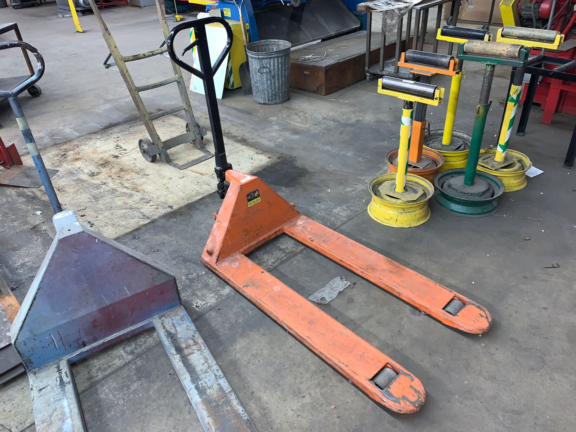 Manual 6,600Lb Pallet Jack