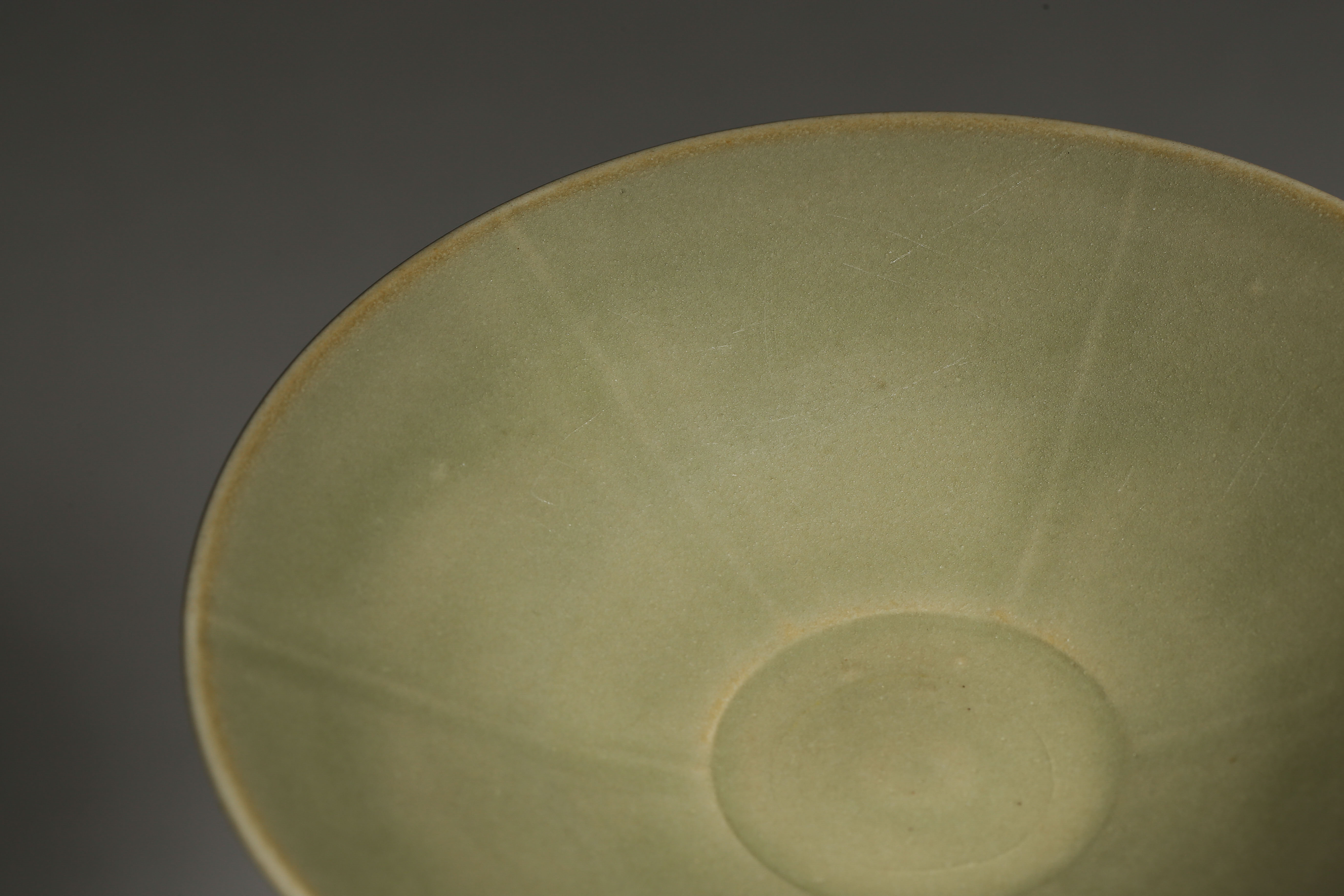 YAOZHOU KILN PLATE, FIVE DYNASTIES OF CHINA - Image 10 of 11