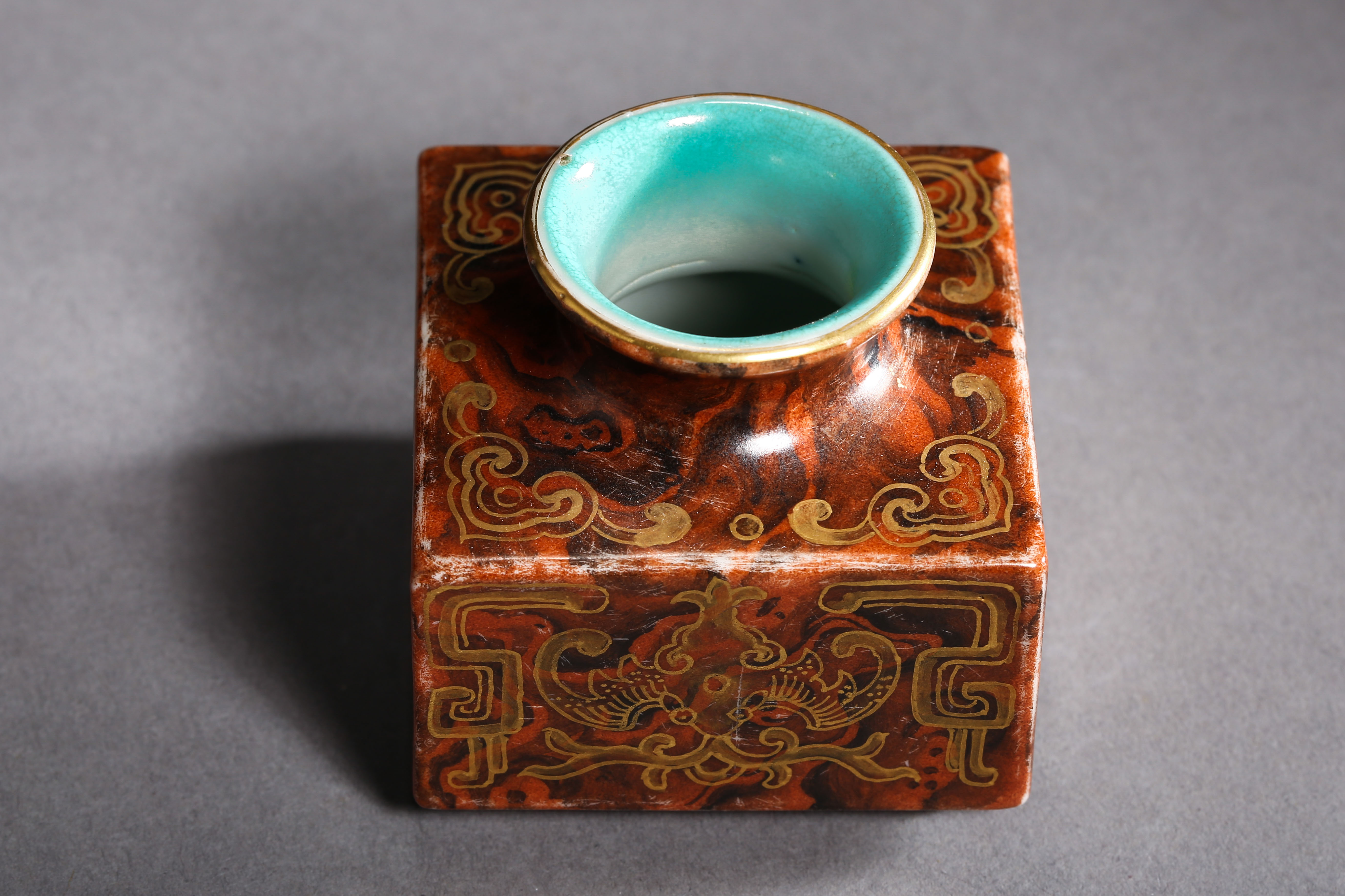 SQUARE FORM VASE, QIANLONG QING DYNASTY, CHINA - Image 6 of 10