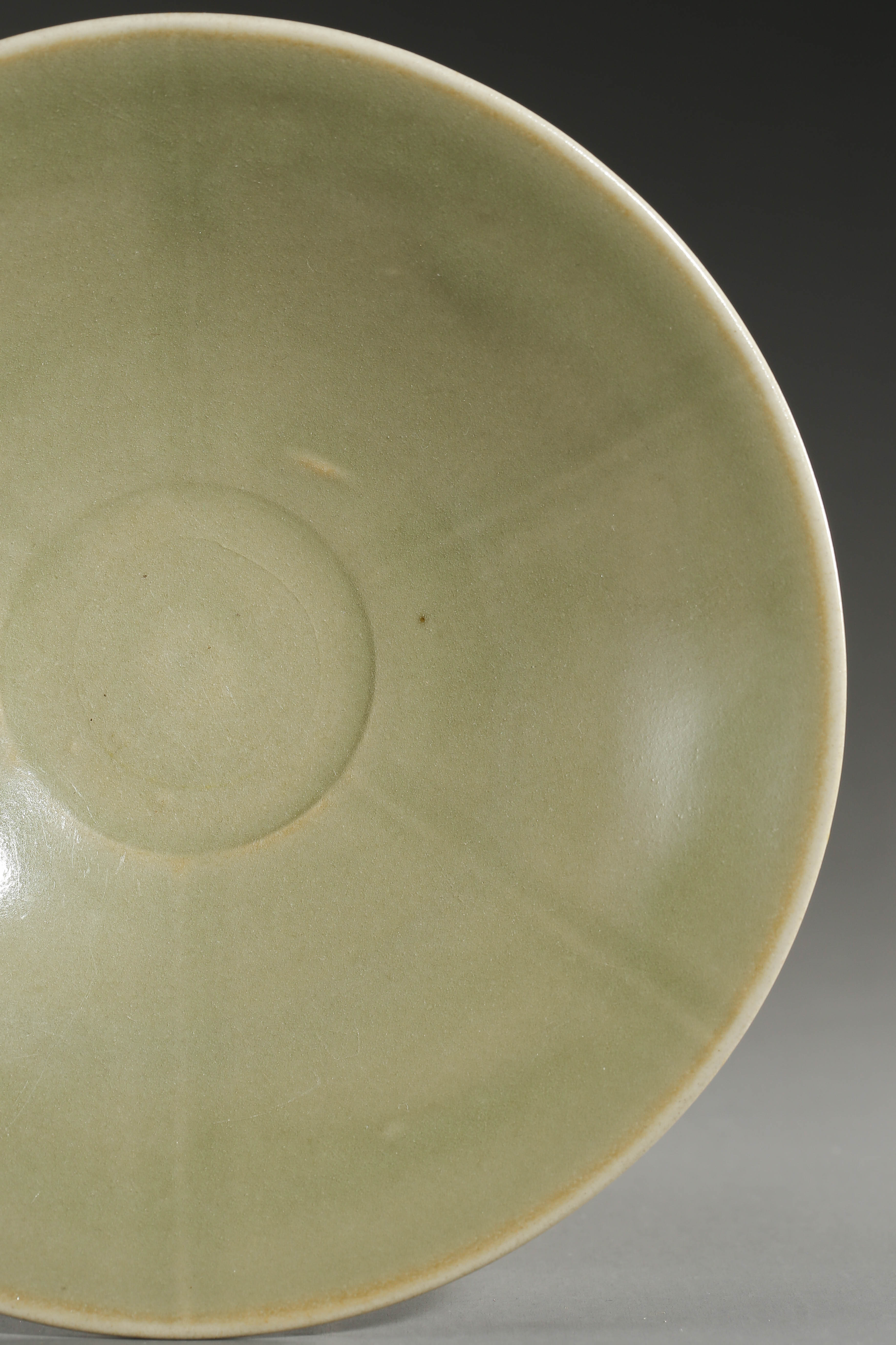 YAOZHOU KILN PLATE, FIVE DYNASTIES OF CHINA - Image 5 of 11