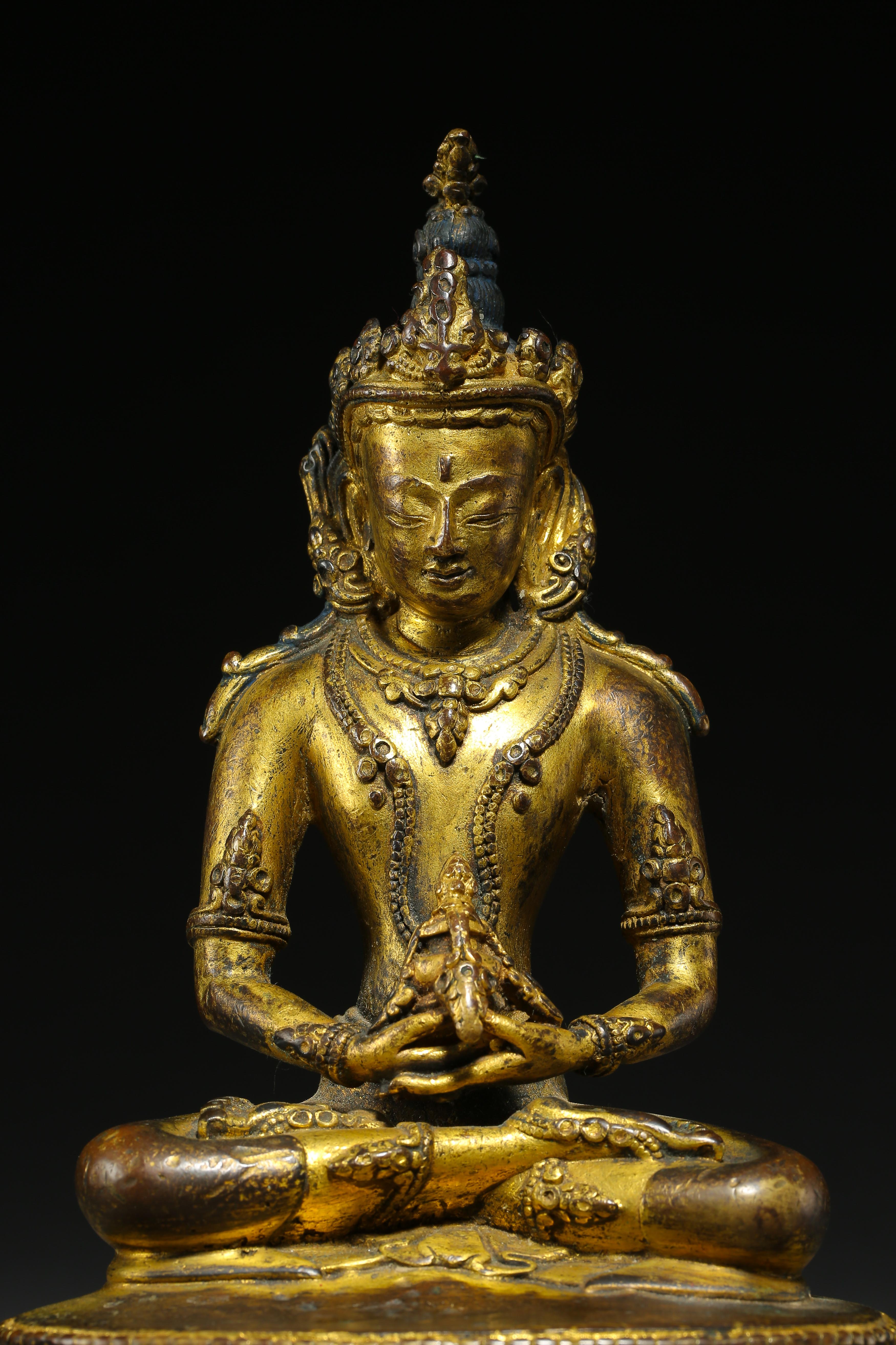 SEATED GILT BRONZE BUDDHA, QING DYNASTY, CHINA - Image 3 of 11