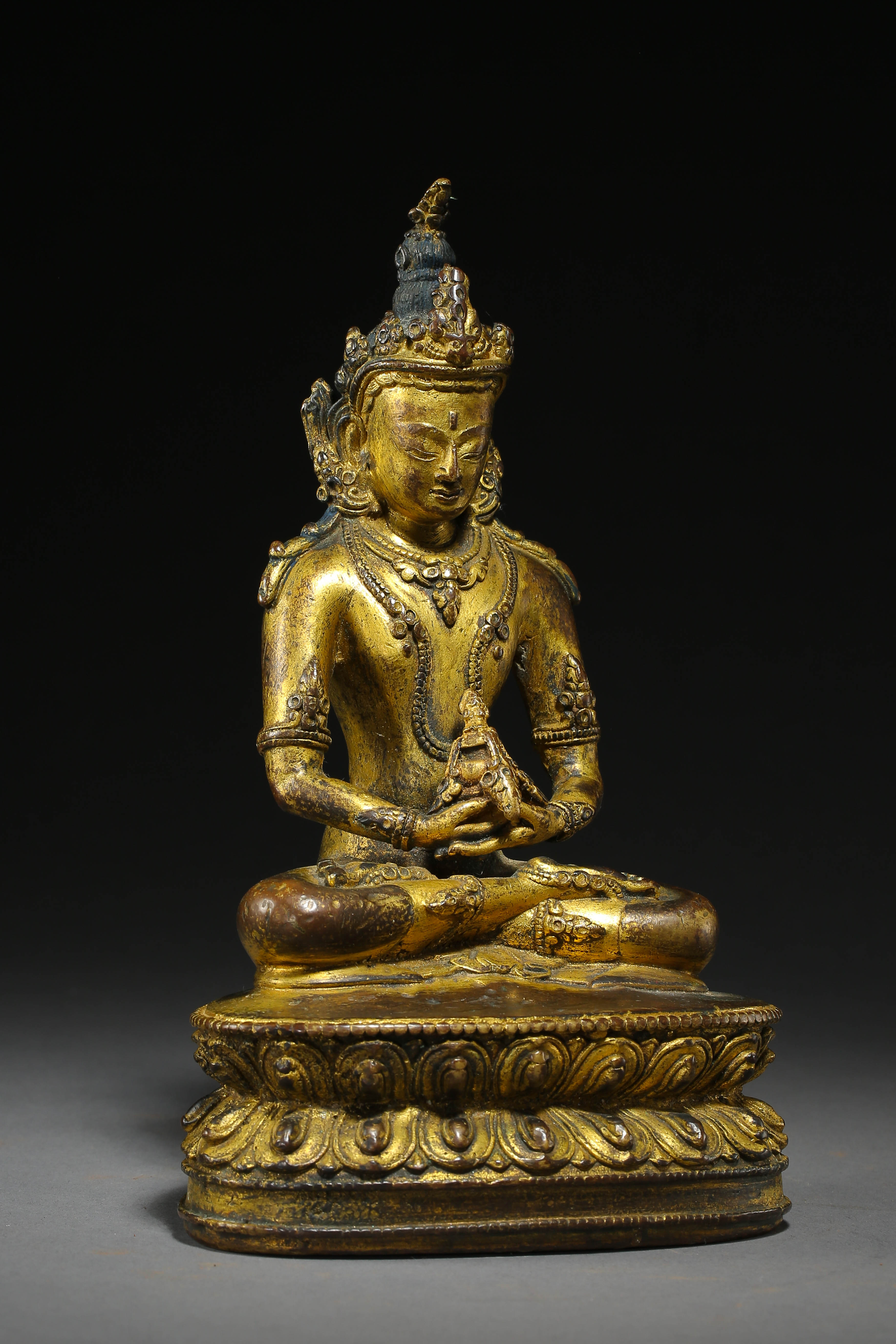 SEATED GILT BRONZE BUDDHA, QING DYNASTY, CHINA - Image 7 of 11