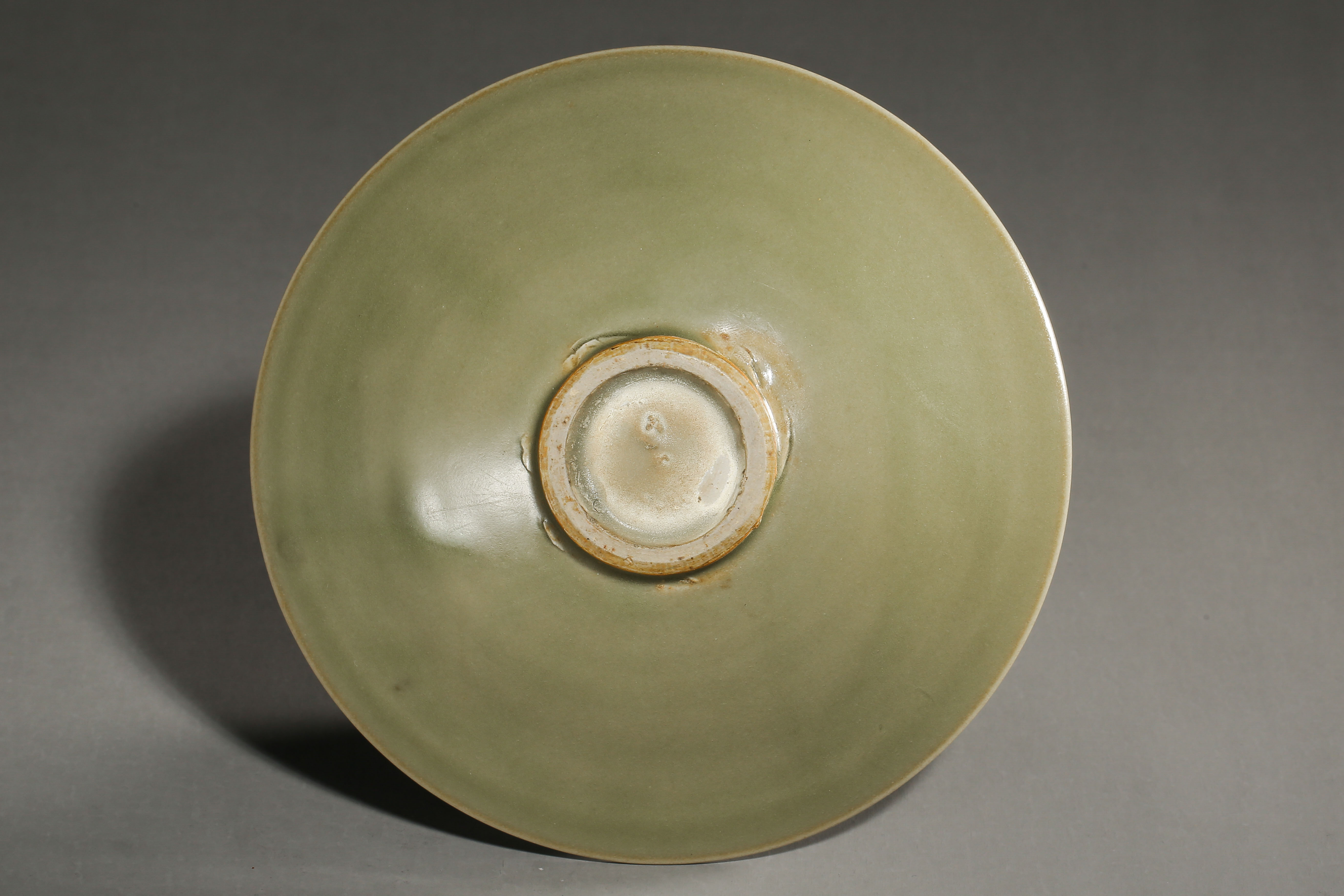 YAOZHOU KILN PLATE, FIVE DYNASTIES OF CHINA - Image 7 of 11