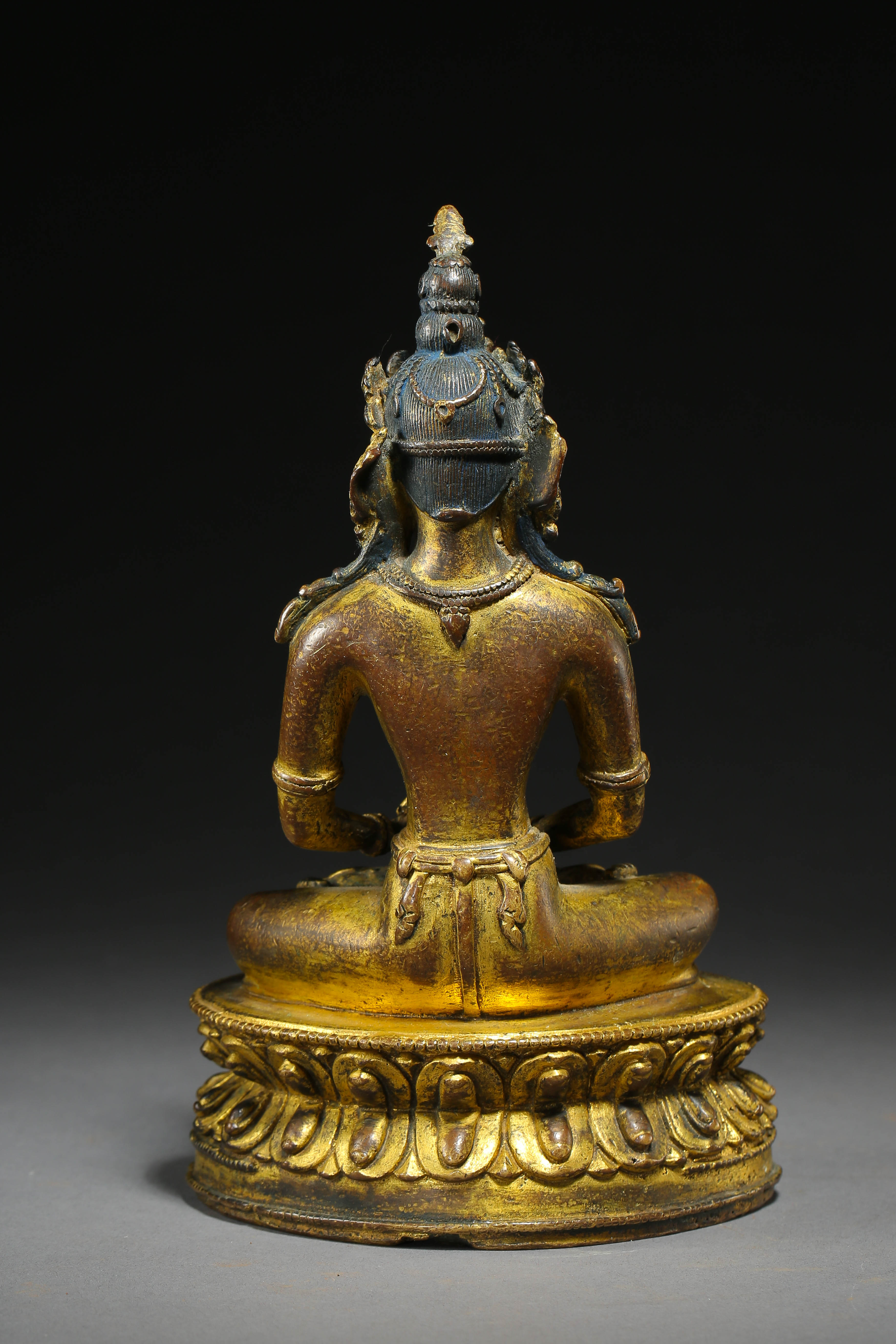 SEATED GILT BRONZE BUDDHA, QING DYNASTY, CHINA - Image 9 of 11