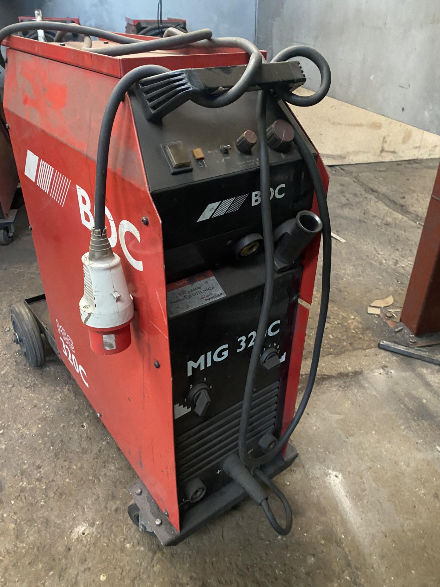 BOC MIG 320C WELDER - Image 2 of 4