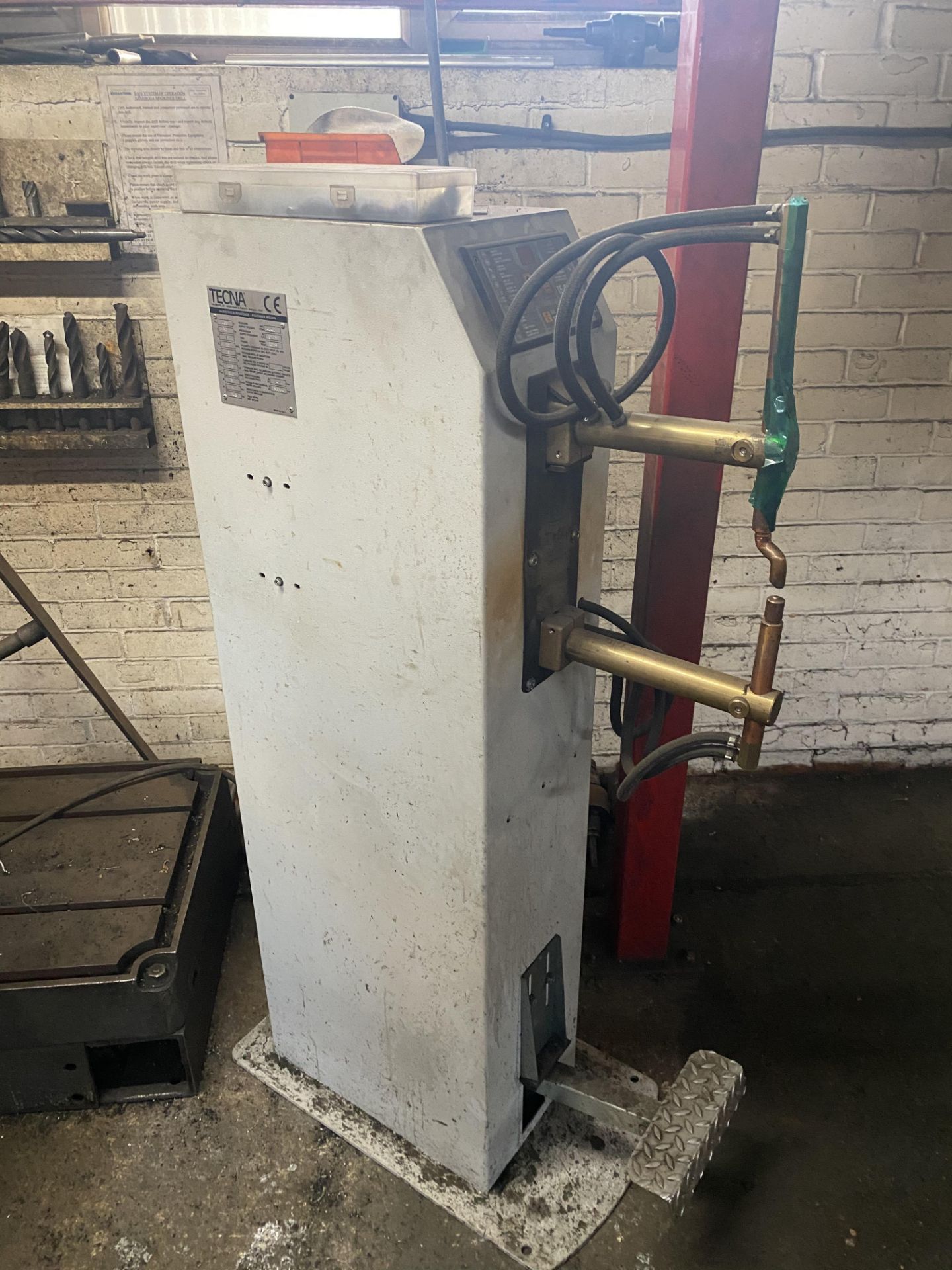 RESISTANCE FREE STANDING WELDER - Image 2 of 3