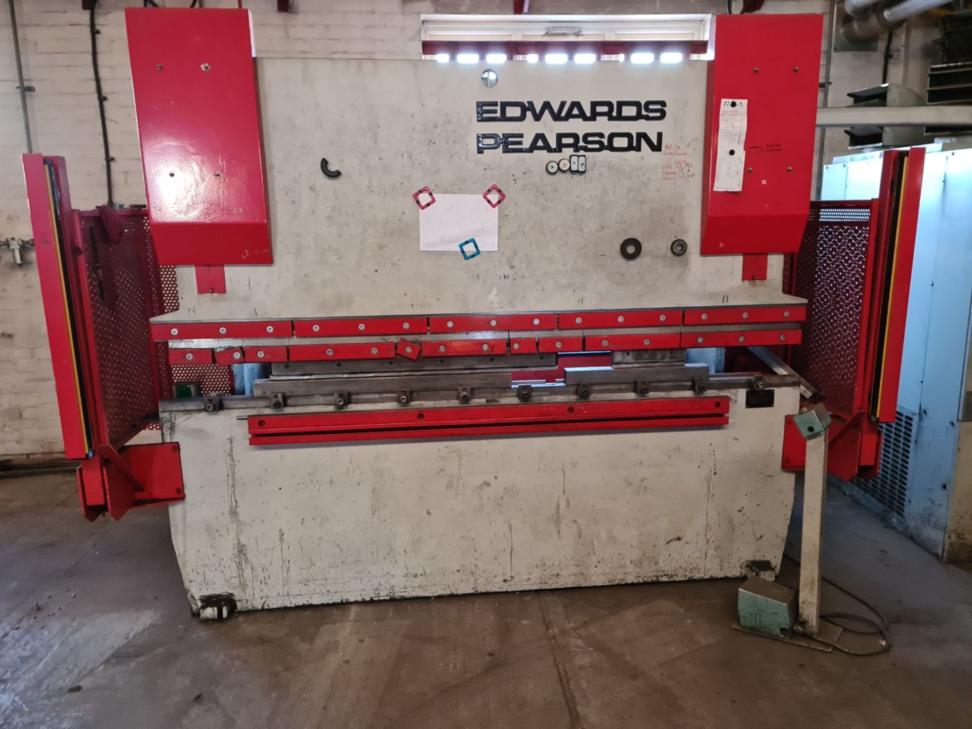 EDWARD PIERSON SHEET METAL PRESS WITH CNC CONTROL & LIGHT GUARDS & SUPPORT ARMS 2500 X 60 TON