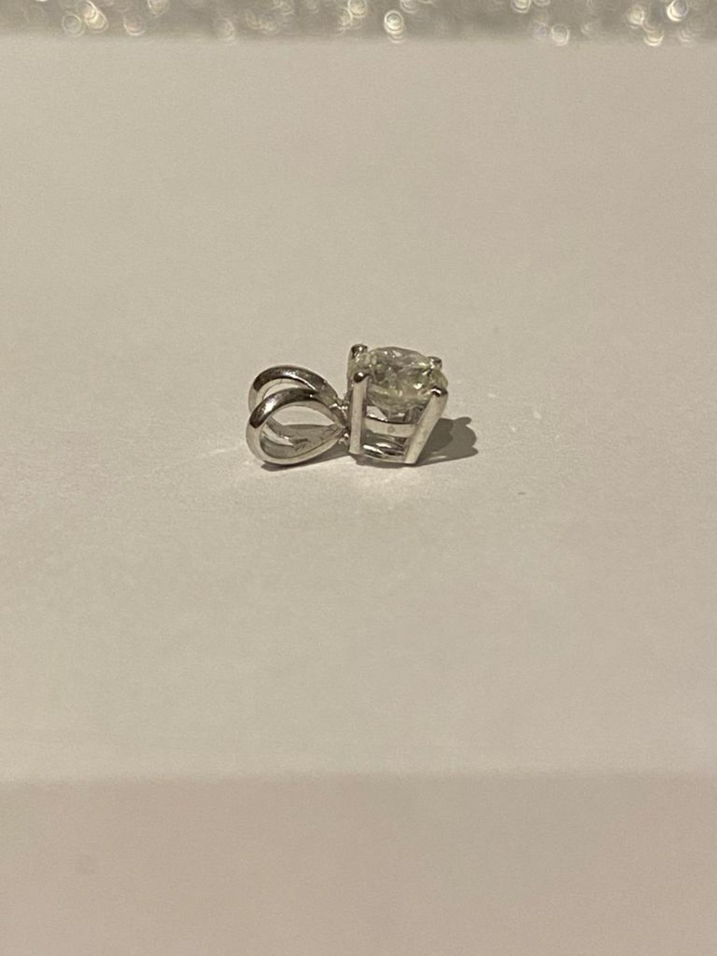 0.56 CT DIAMOND PENDANT ROUND CUT - Image 2 of 4