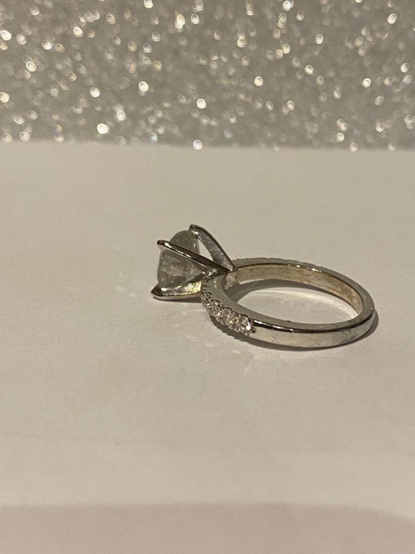 2.61 CT DIAMOND RING - Image 6 of 7