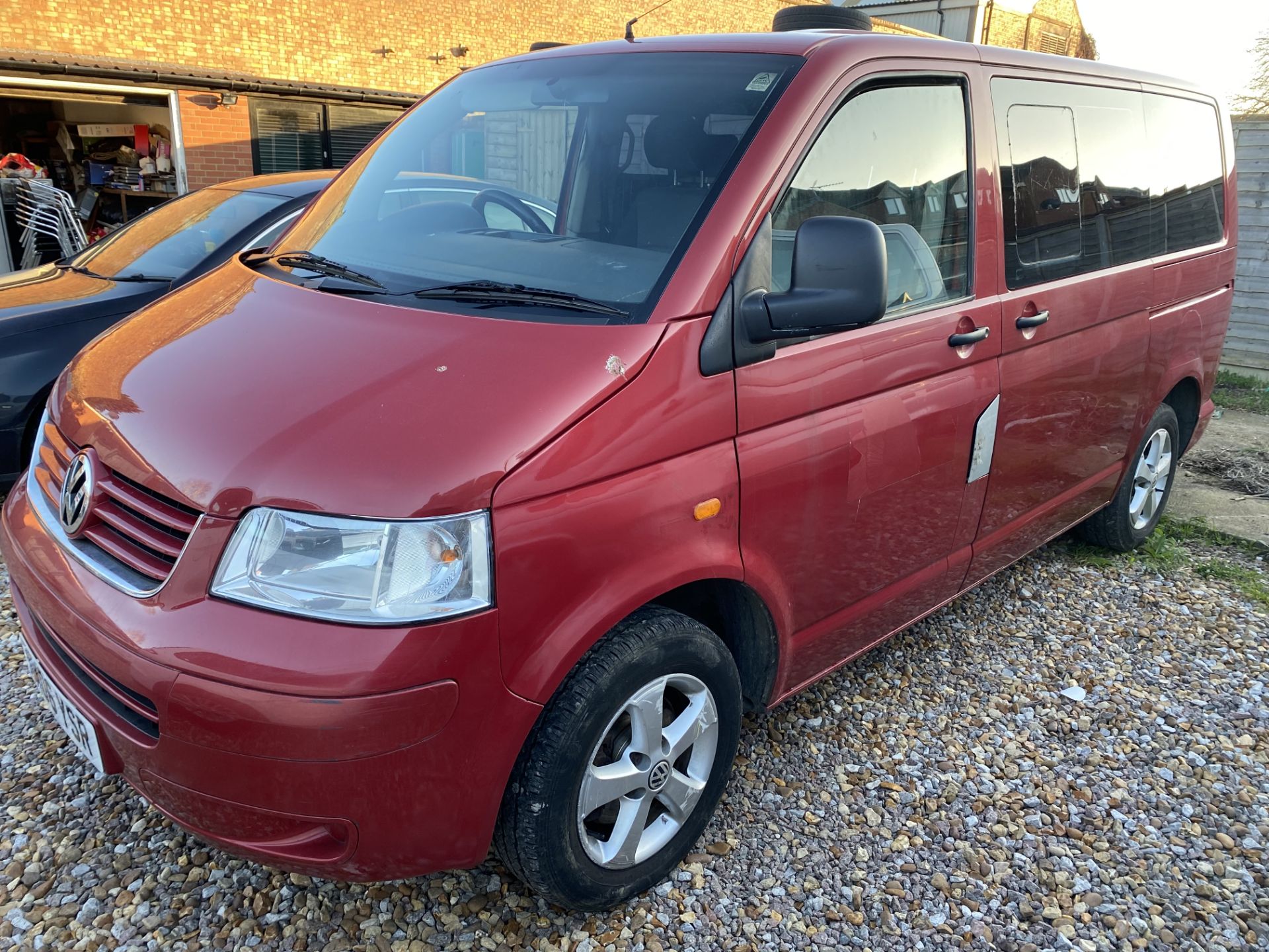 2006 VOLKWAGEN TRANSPORTER 1.9 TDI **9 SEATER** - Image 2 of 6