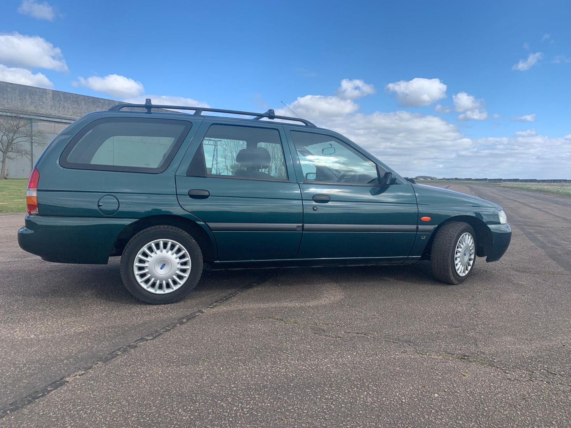 FORD ESCORT 1.6 LX ZETEC ESTATE - Image 5 of 14