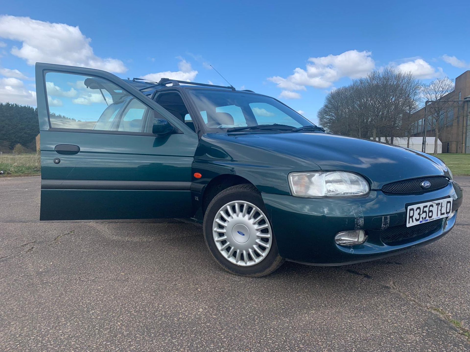 FORD ESCORT 1.6 LX ZETEC ESTATE - Image 2 of 14