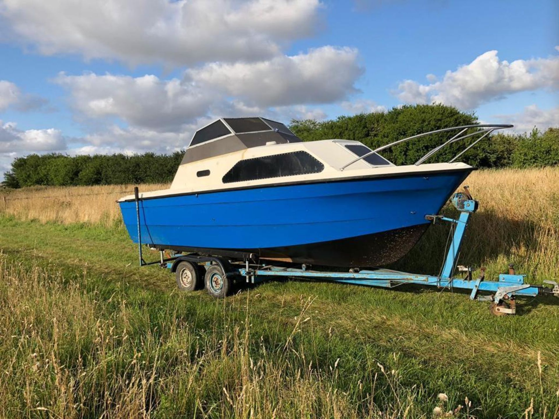 BOAT WITH TRAILER