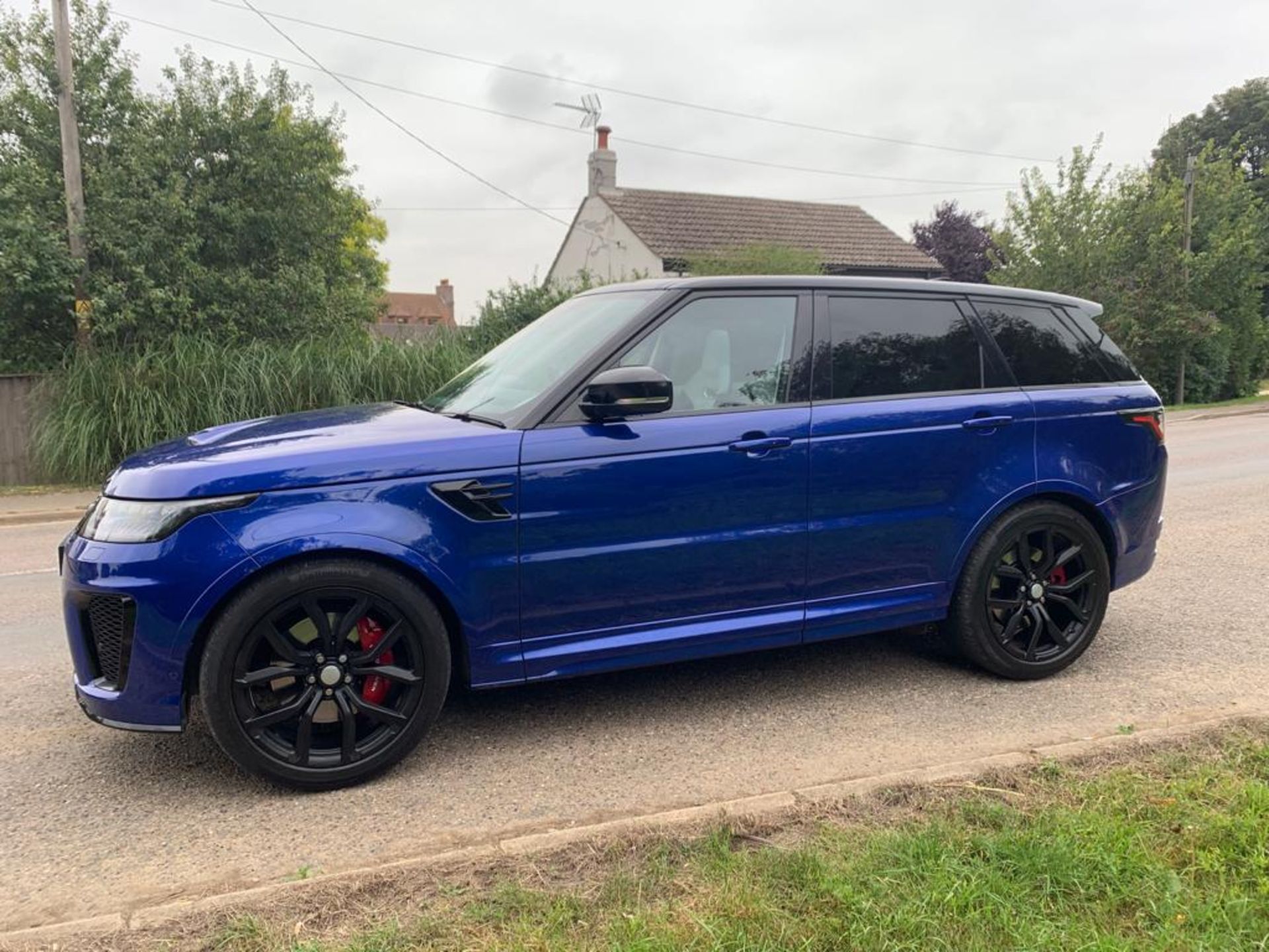 2018 RANGE ROVER SPORT SVR 5.0 AUTO **12% BUYERS PREMIUM** - Image 9 of 32