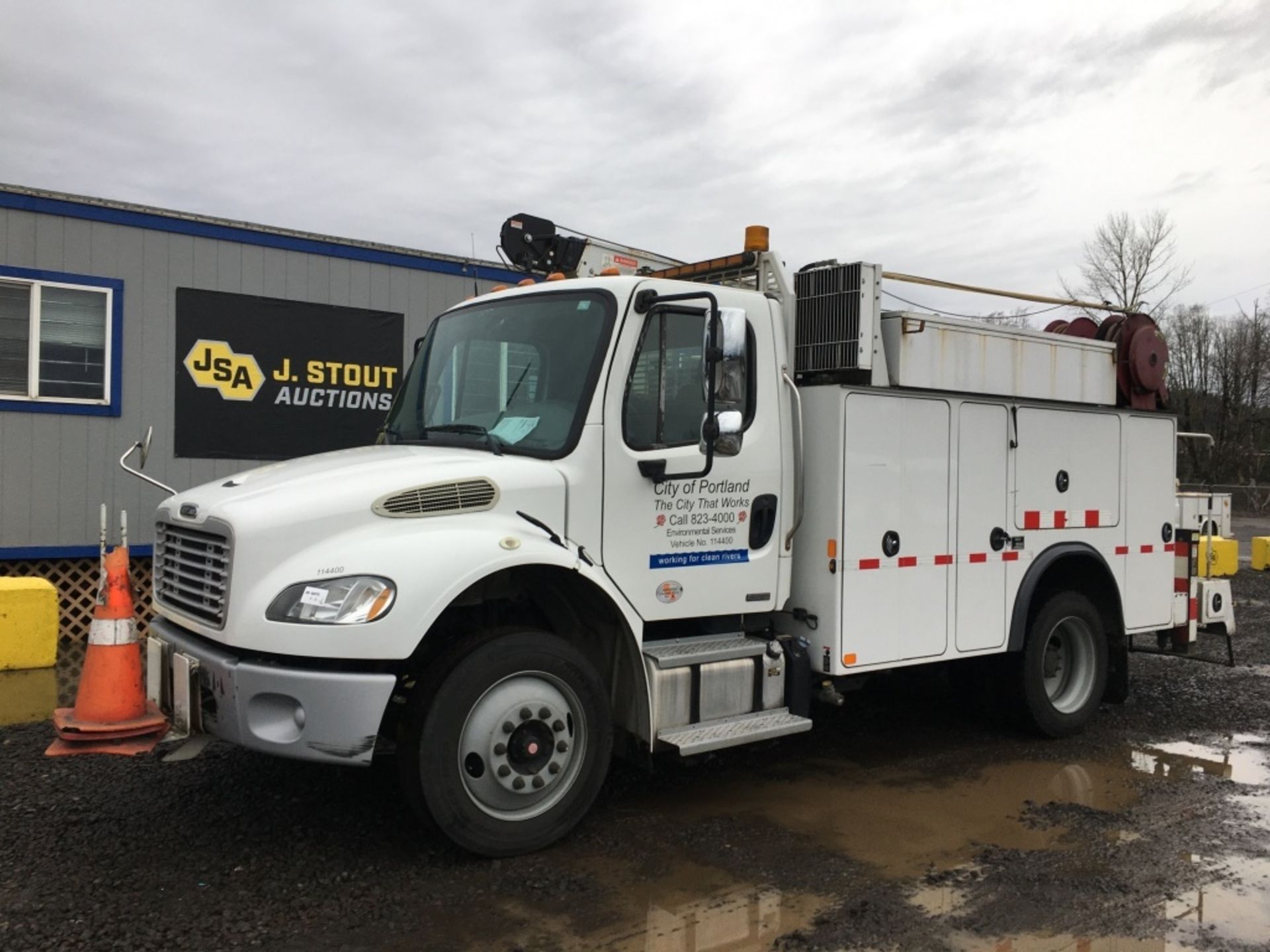 2011 Freightliner M2 Business Class Service Truck