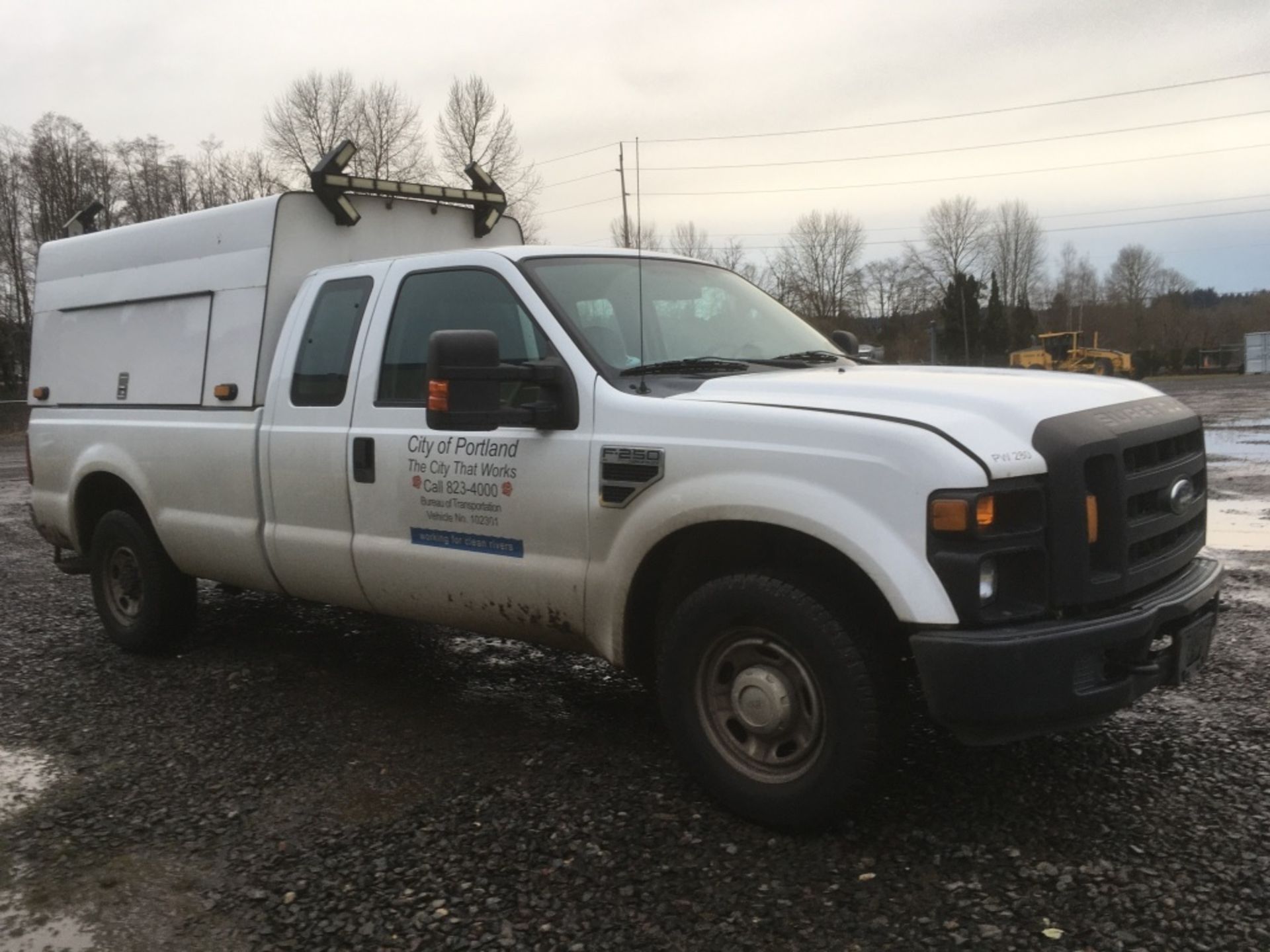 2010 Ford F250 XL SD Extra Cab Pickup - Image 2 of 18
