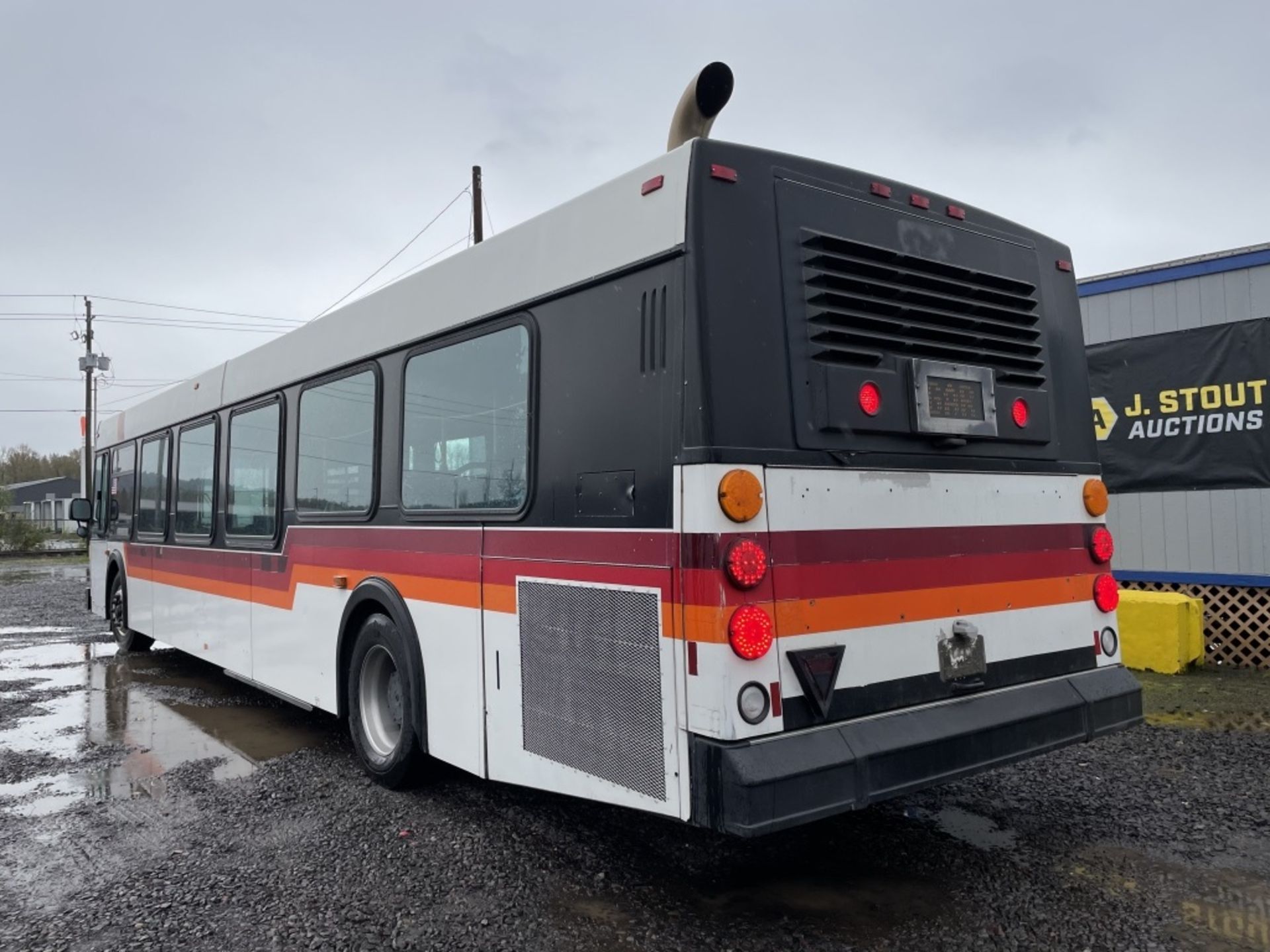 2000 New Flyer D40LF Transit Bus - Image 4 of 23