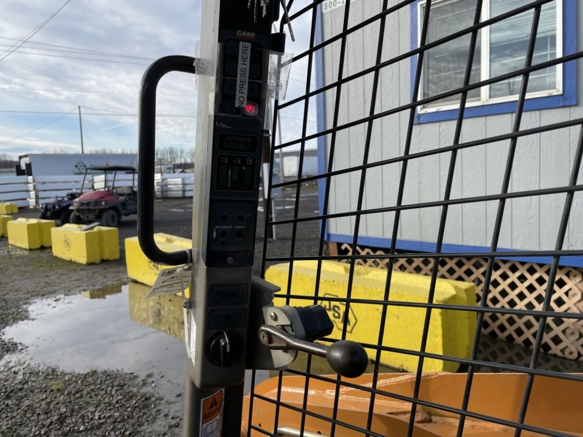 2014 Case SR160 Skid Steer Loader - Image 14 of 15