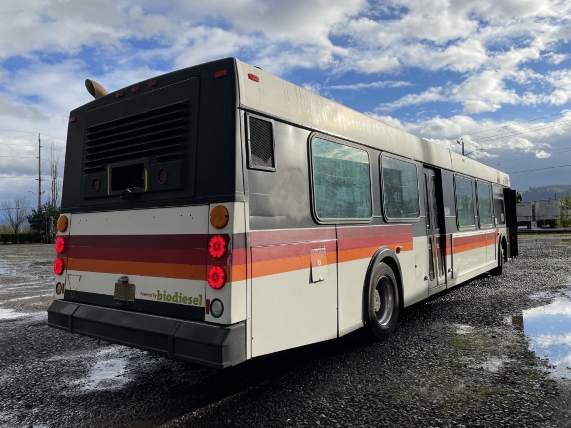 2000 New Flyer D40LF Transit Bus - Image 3 of 24