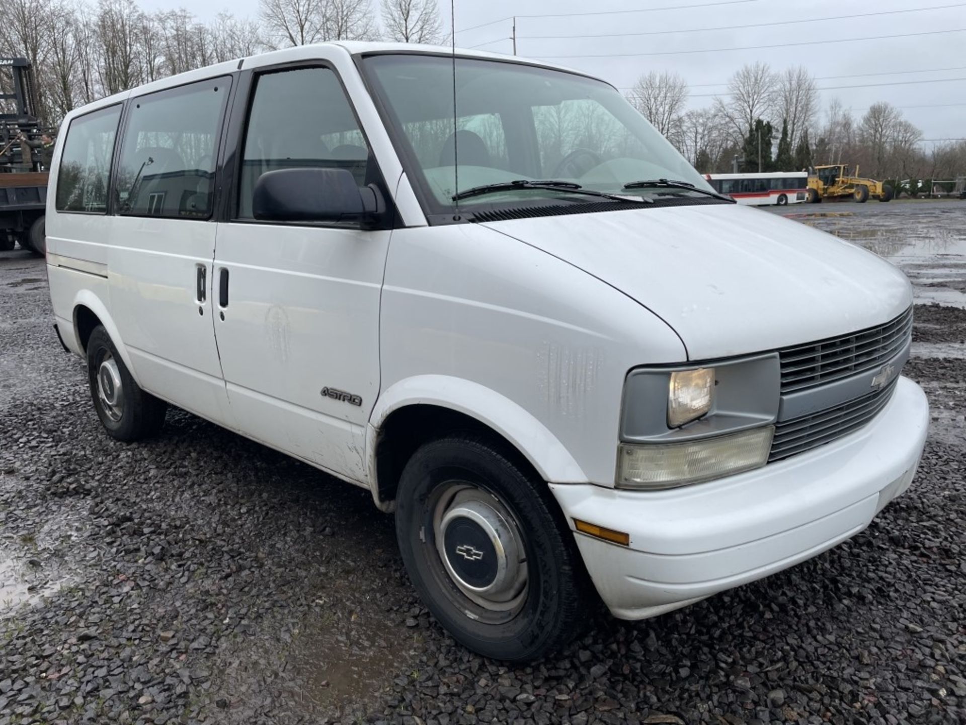 1997 Chevrolet Astro Passenger Van - Image 2 of 15