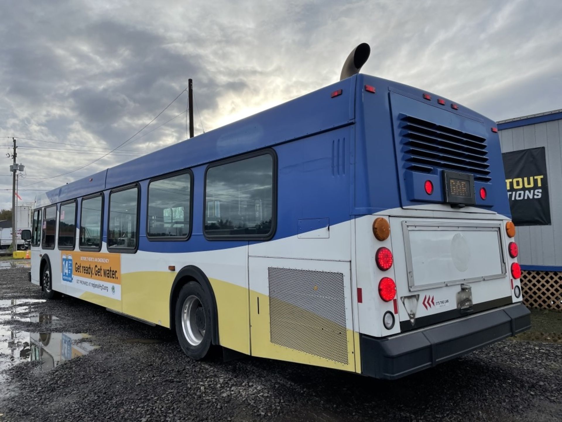 2000 New Flyer D40LF Transit Bus - Image 4 of 24