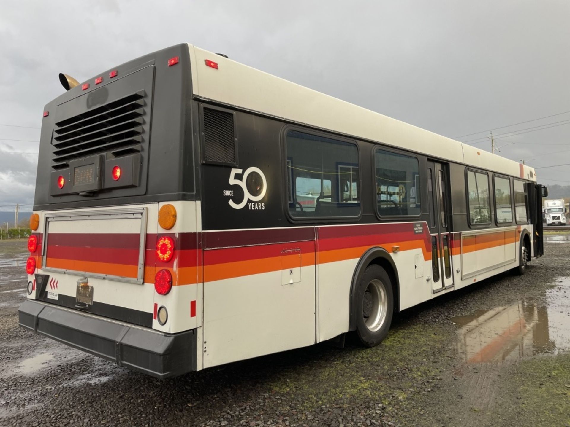 2000 New Flyer D40LF Transit Bus - Image 3 of 23