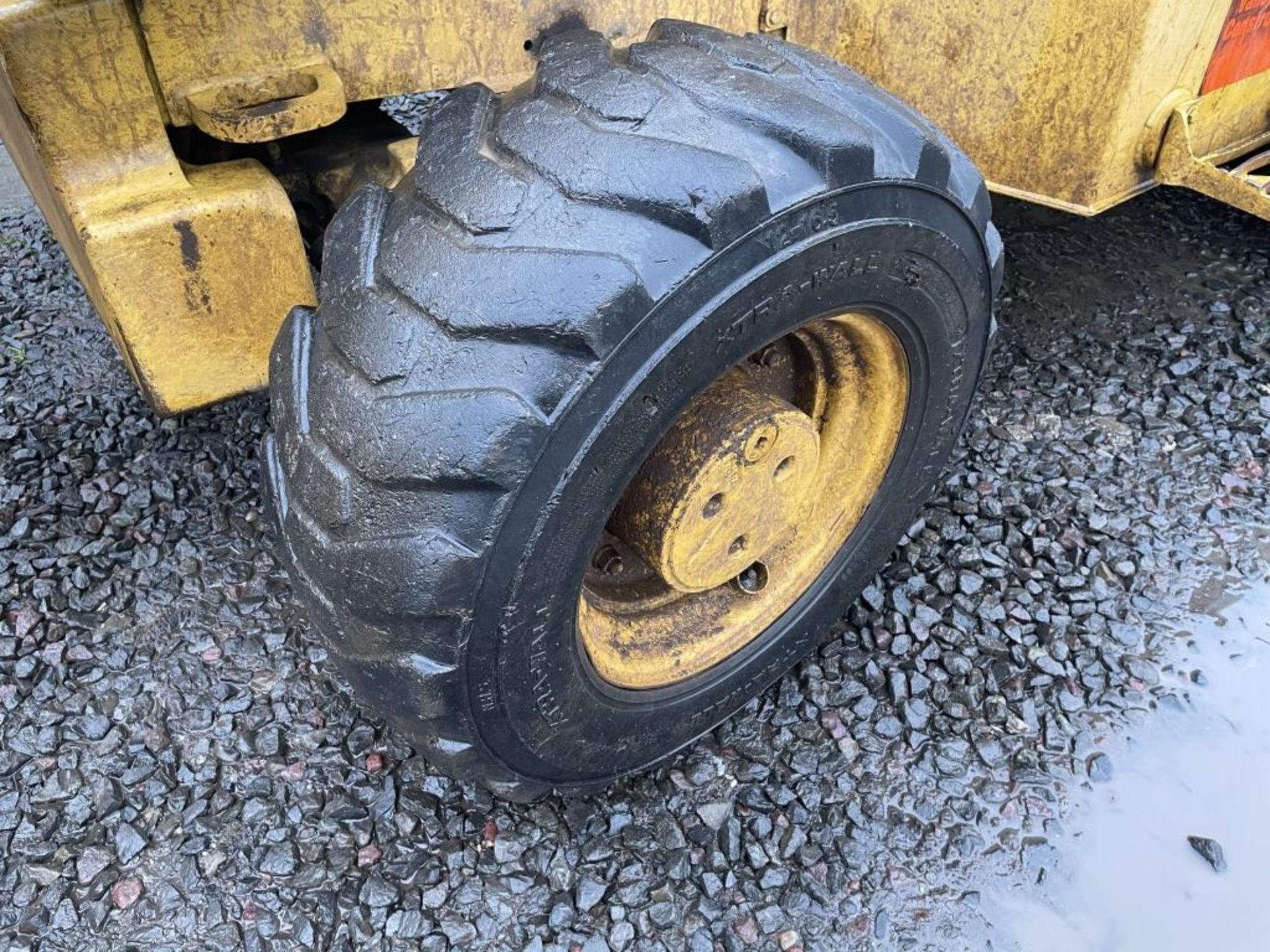 1995 John Deere 310D 4x4 Loader Backhoe - Image 9 of 24