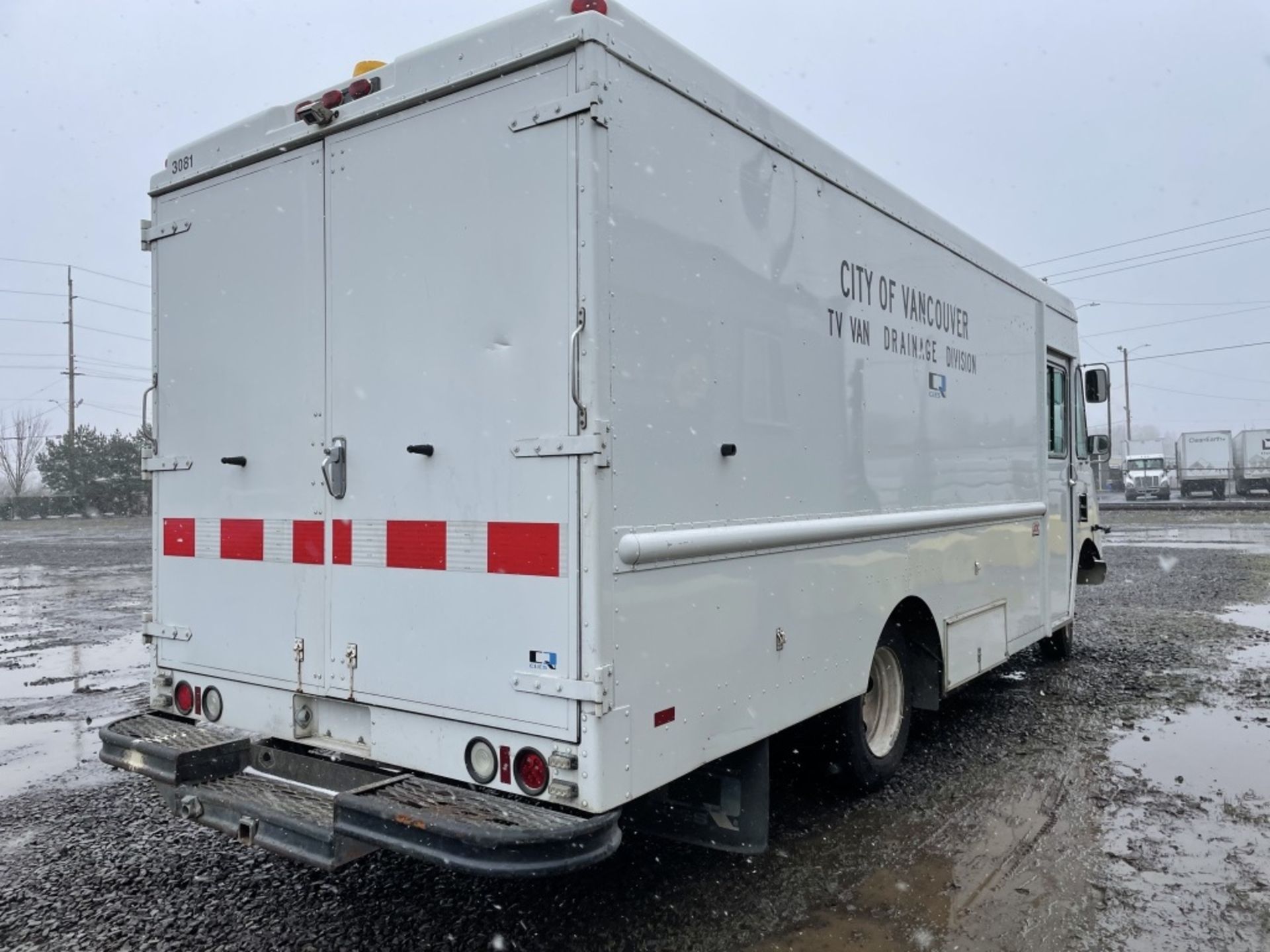 2004 Workhorse P42 Sewer Camera Van - Image 3 of 38