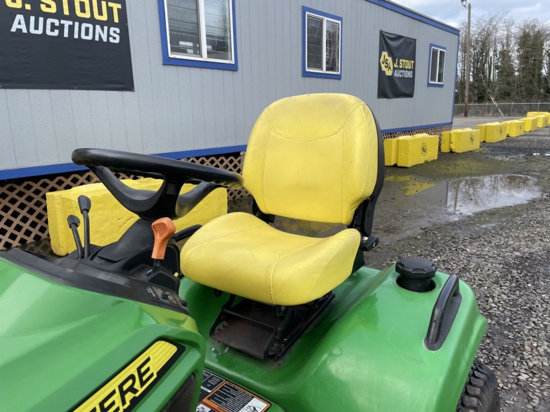 2015 John Deere X730 Ride On Mower - Image 11 of 19