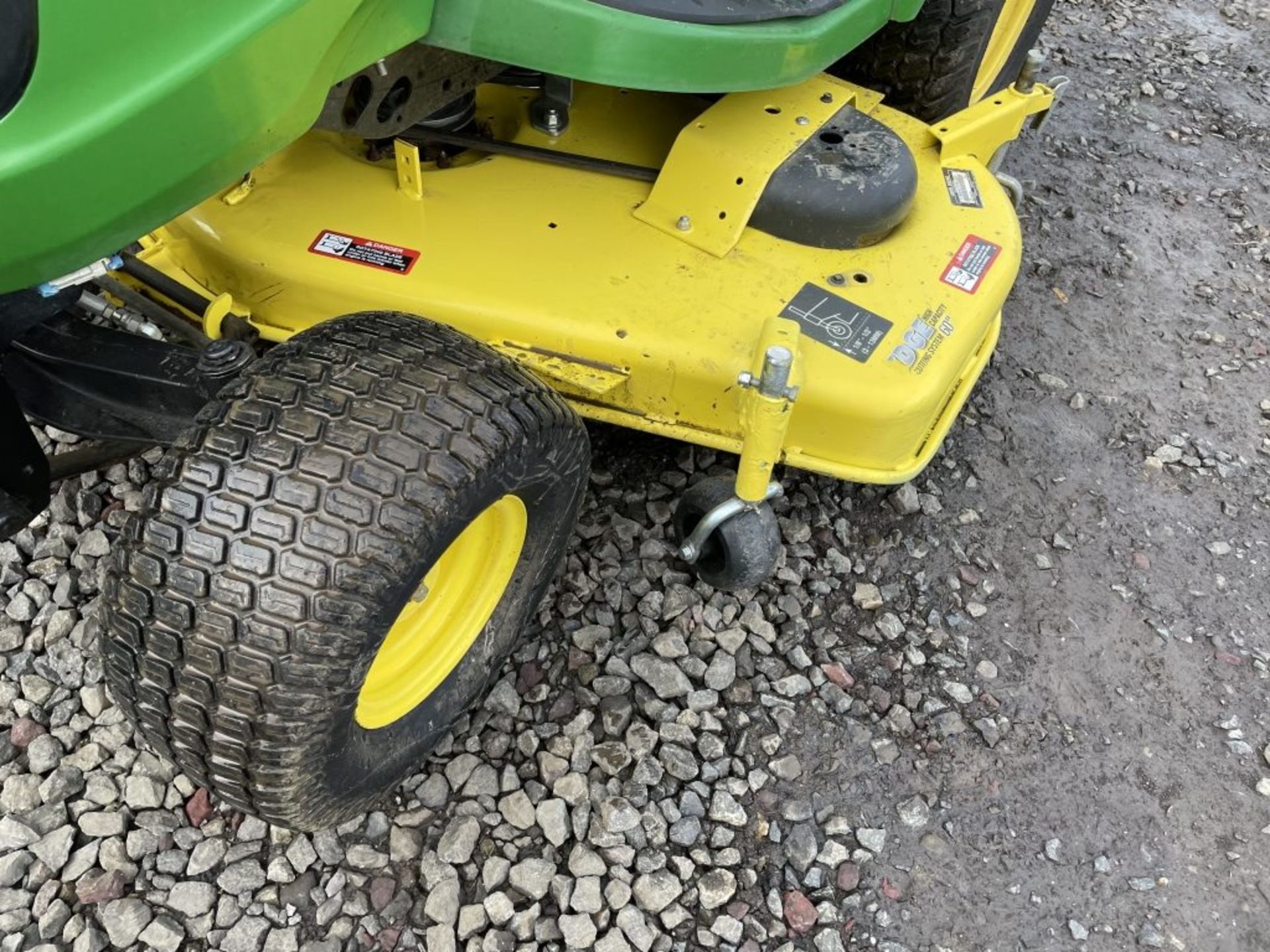 2015 John Deere X730 Ride On Mower - Image 10 of 19