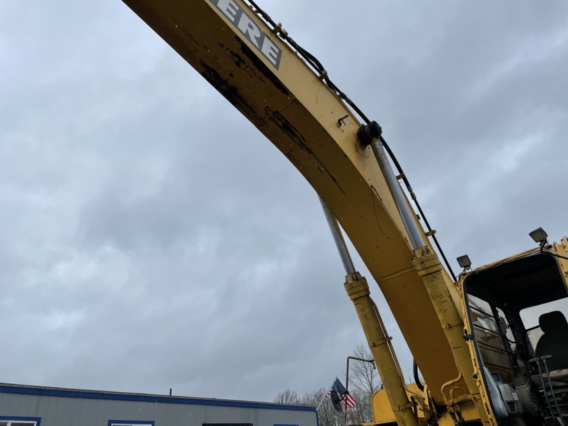 1998 John Deere 450LC Hydraulic Excavator - Image 11 of 33