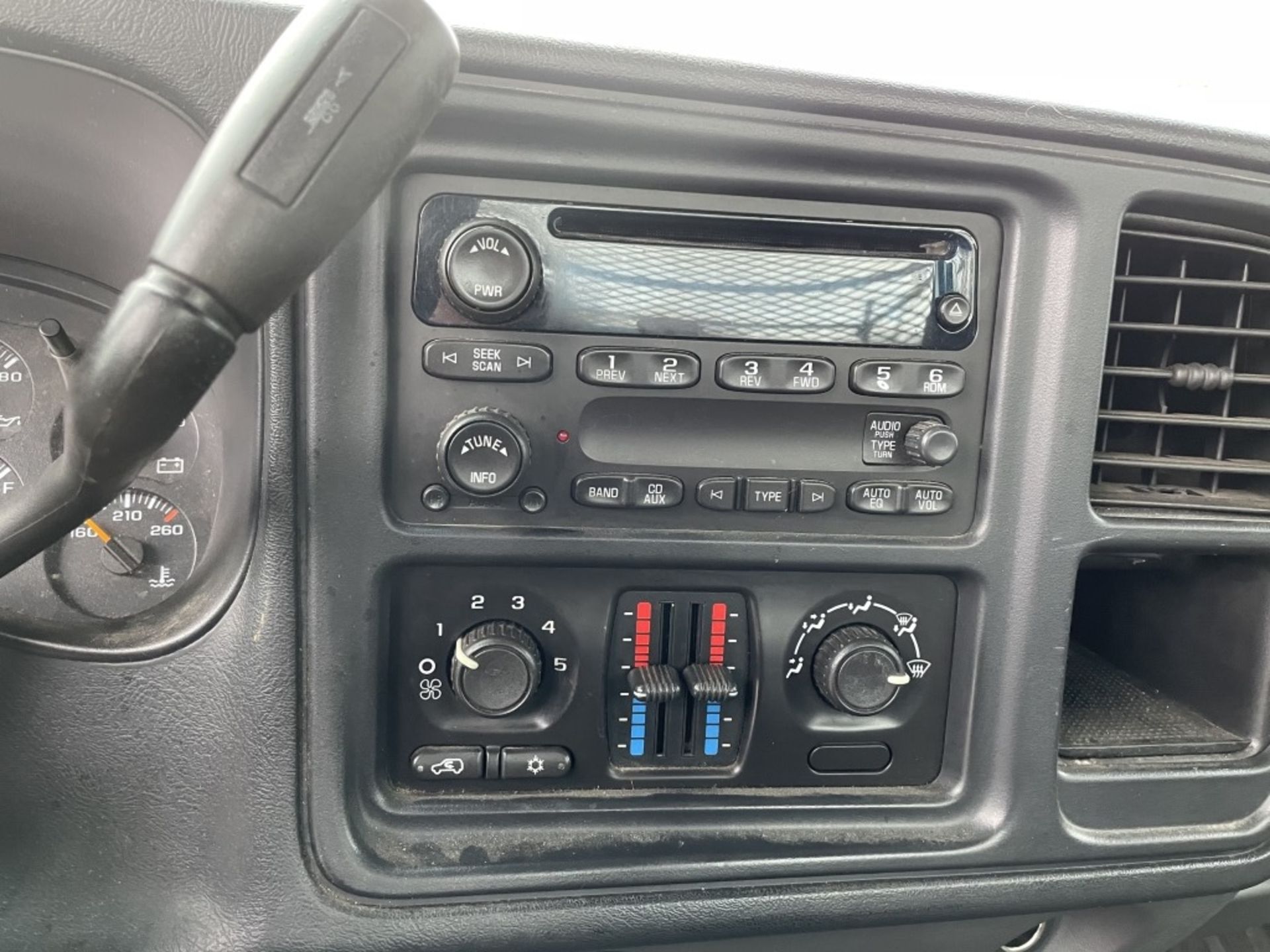 2007 Chevrolet Silverado Pickup - Image 12 of 16