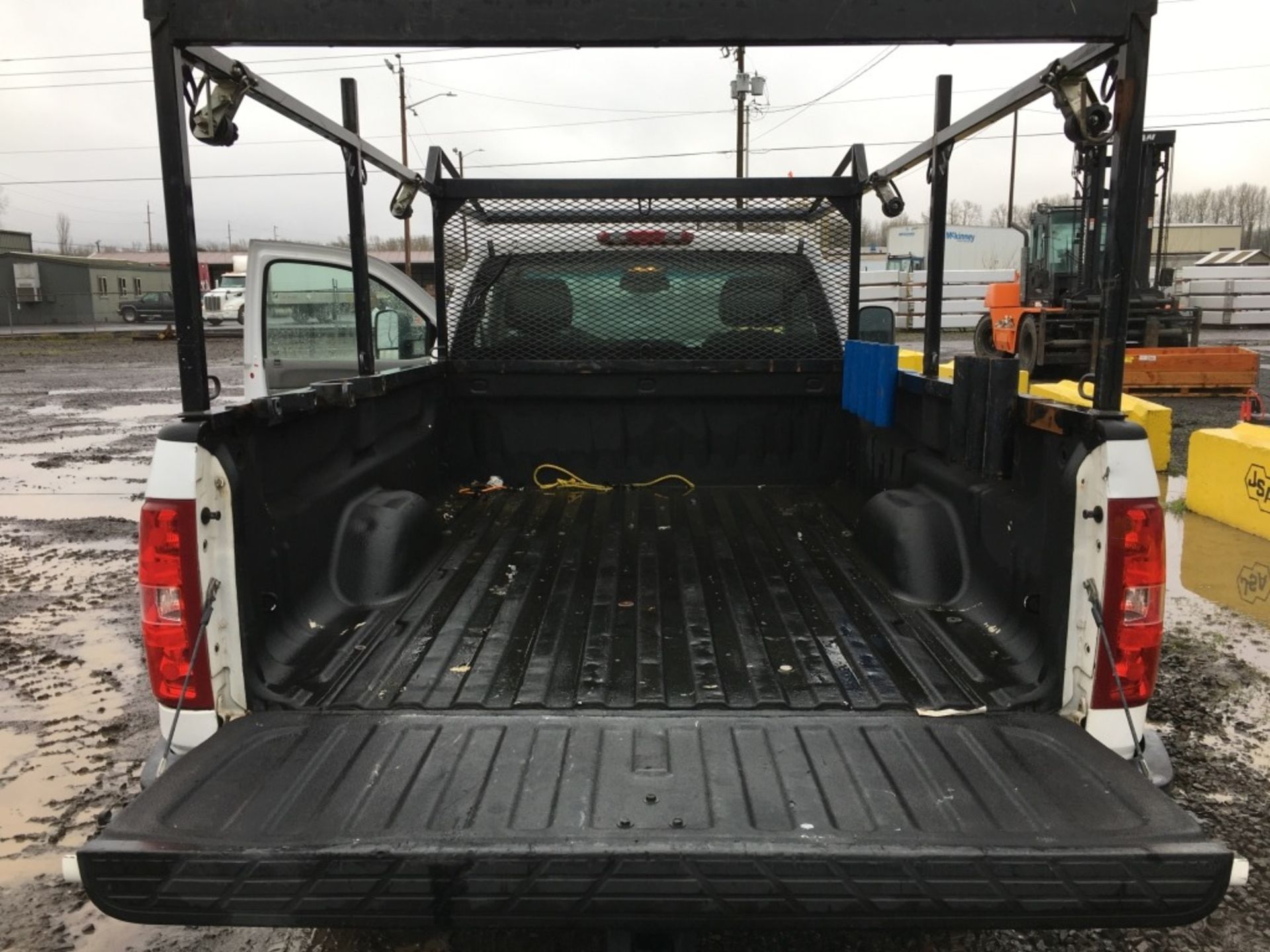 2007 Chevrolet Silverado 2500 Pickup - Image 6 of 21