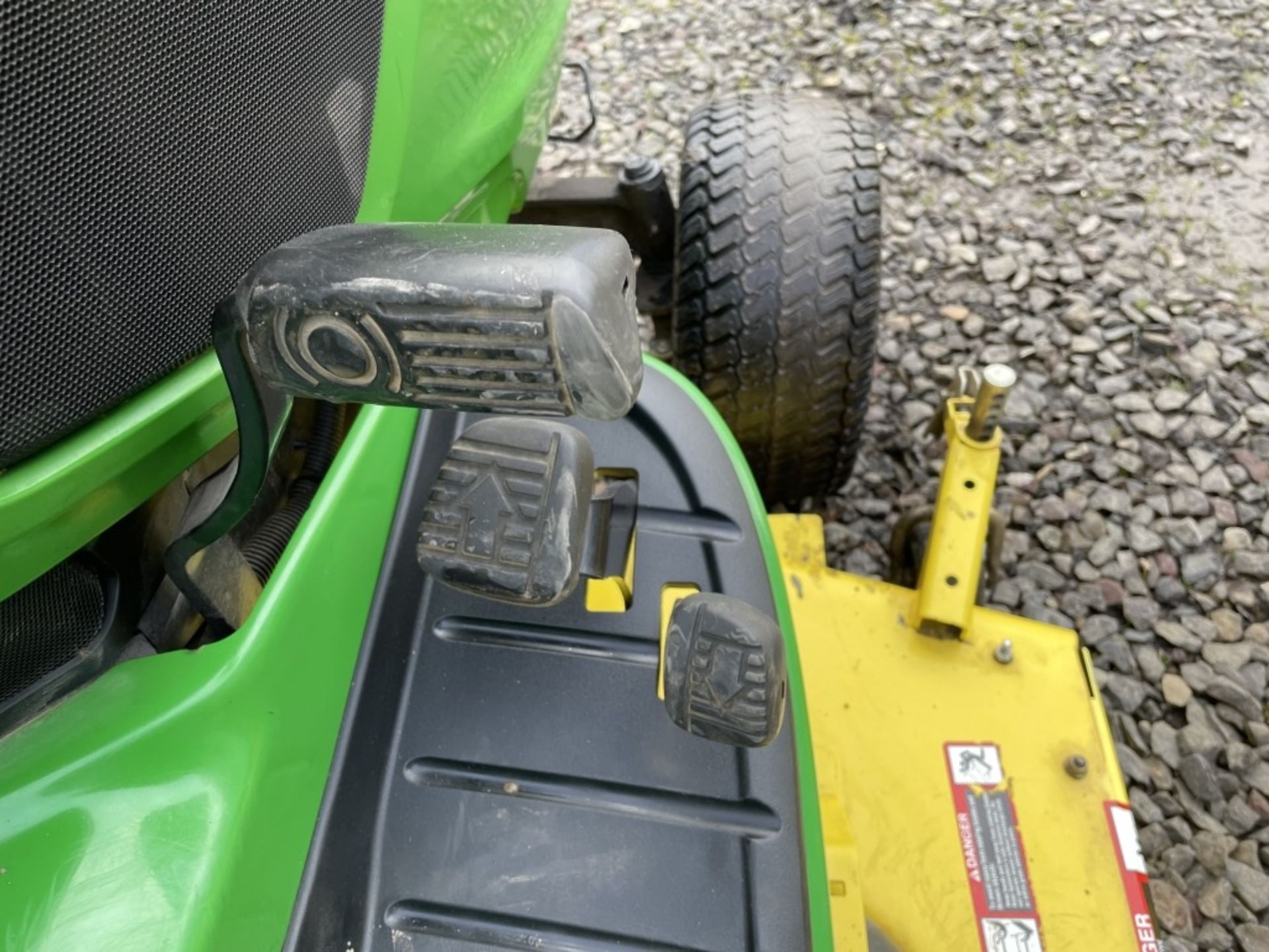 2015 John Deere X730 Ride On Mower - Image 17 of 19