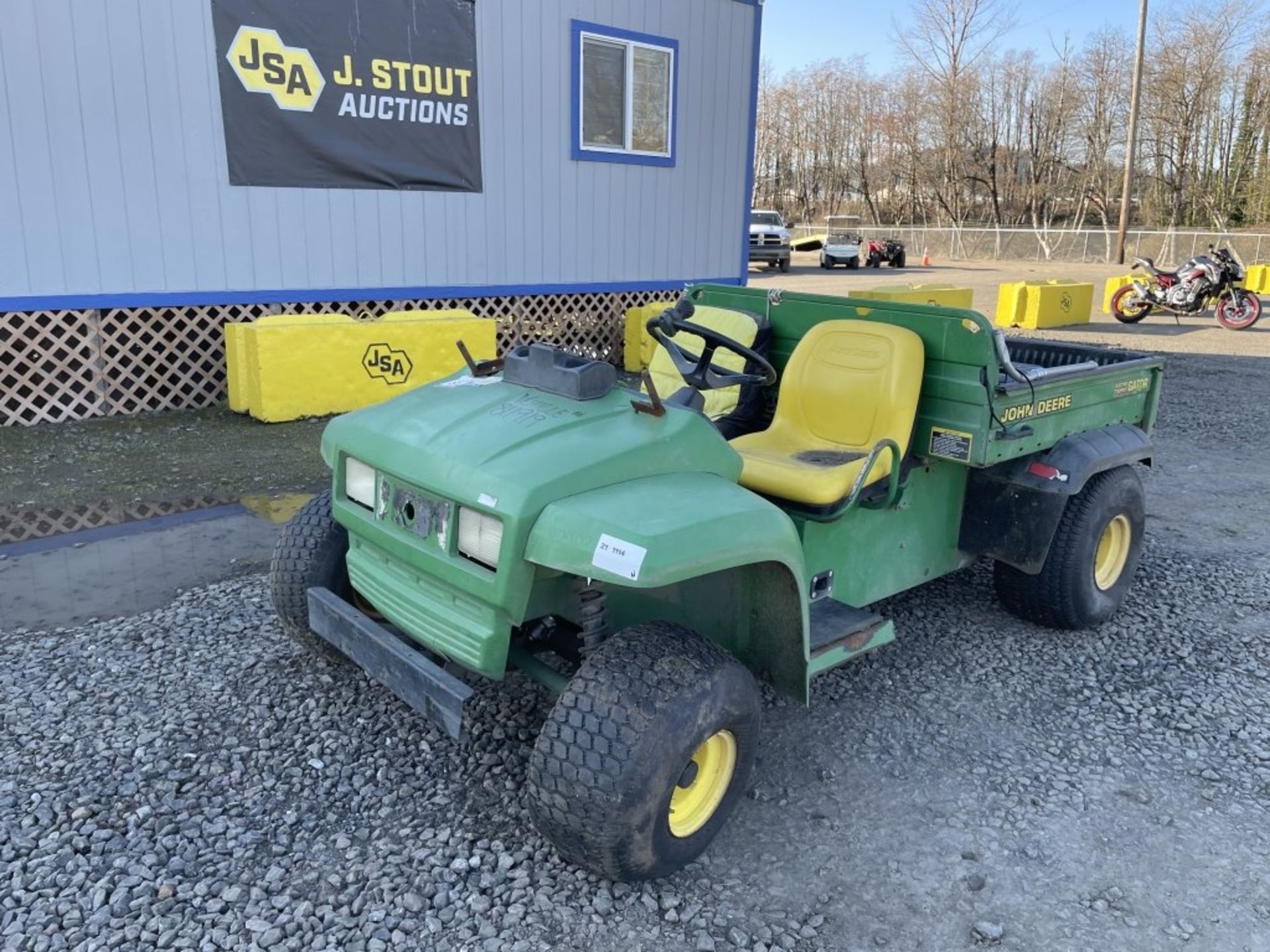 1981 John Deere Gator E-Turf Utility Cart