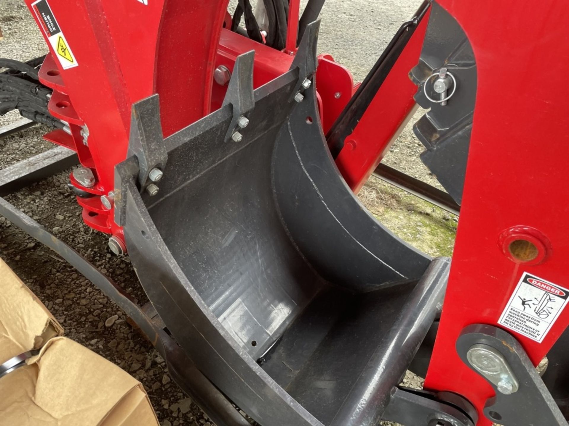 2019 Value Leader BH-10 Backhoe Attachment - Image 5 of 8