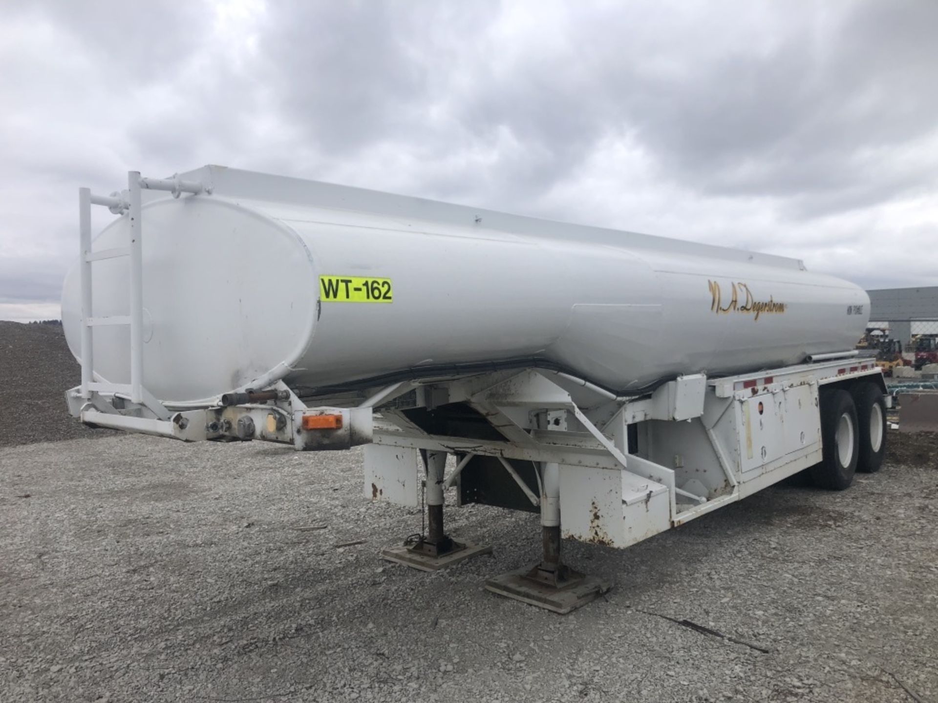 1980 Heil 5000 Gal T/A Water Tank Trailer