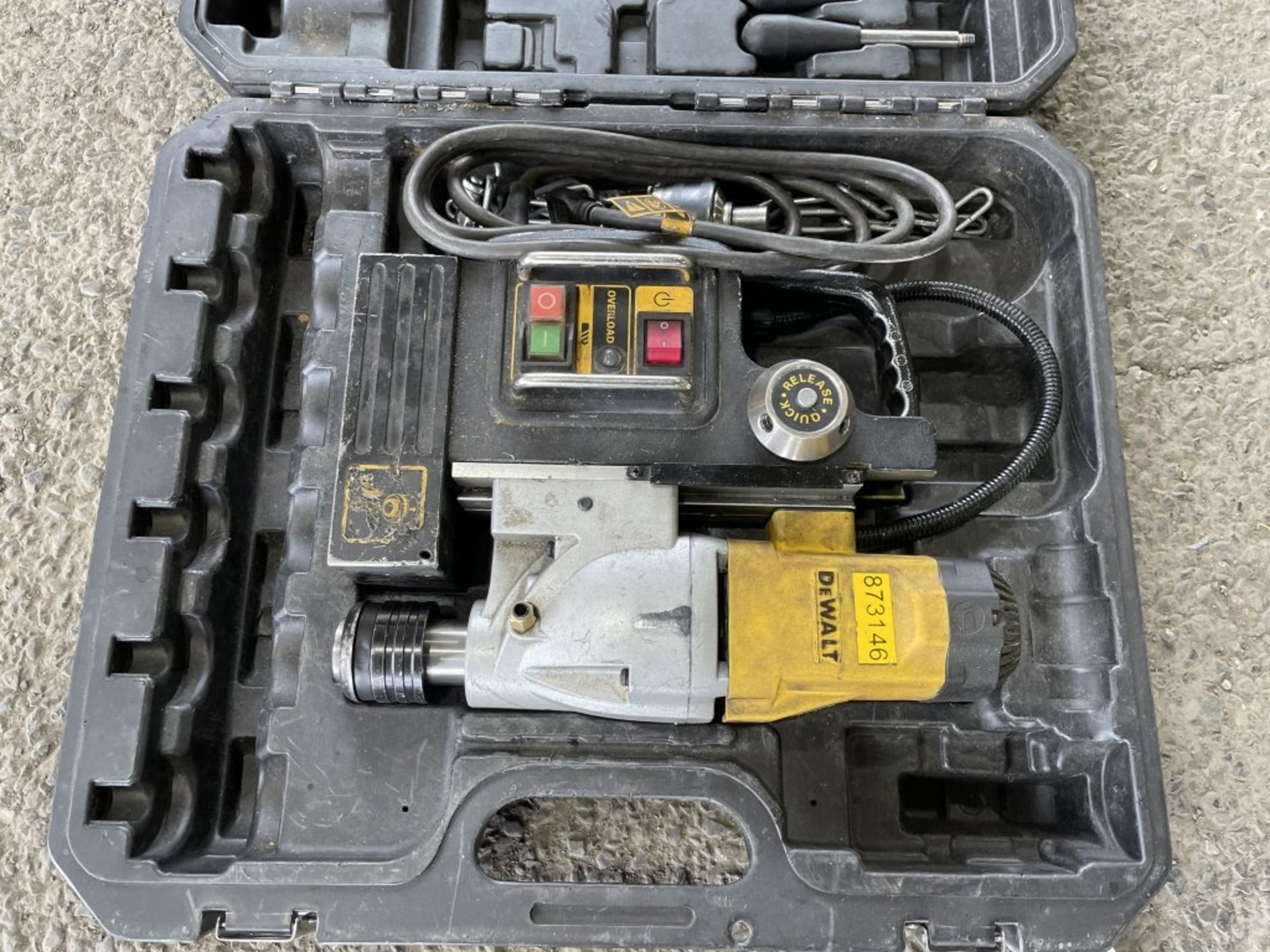 DeWalt DWE1622 Mag Drill