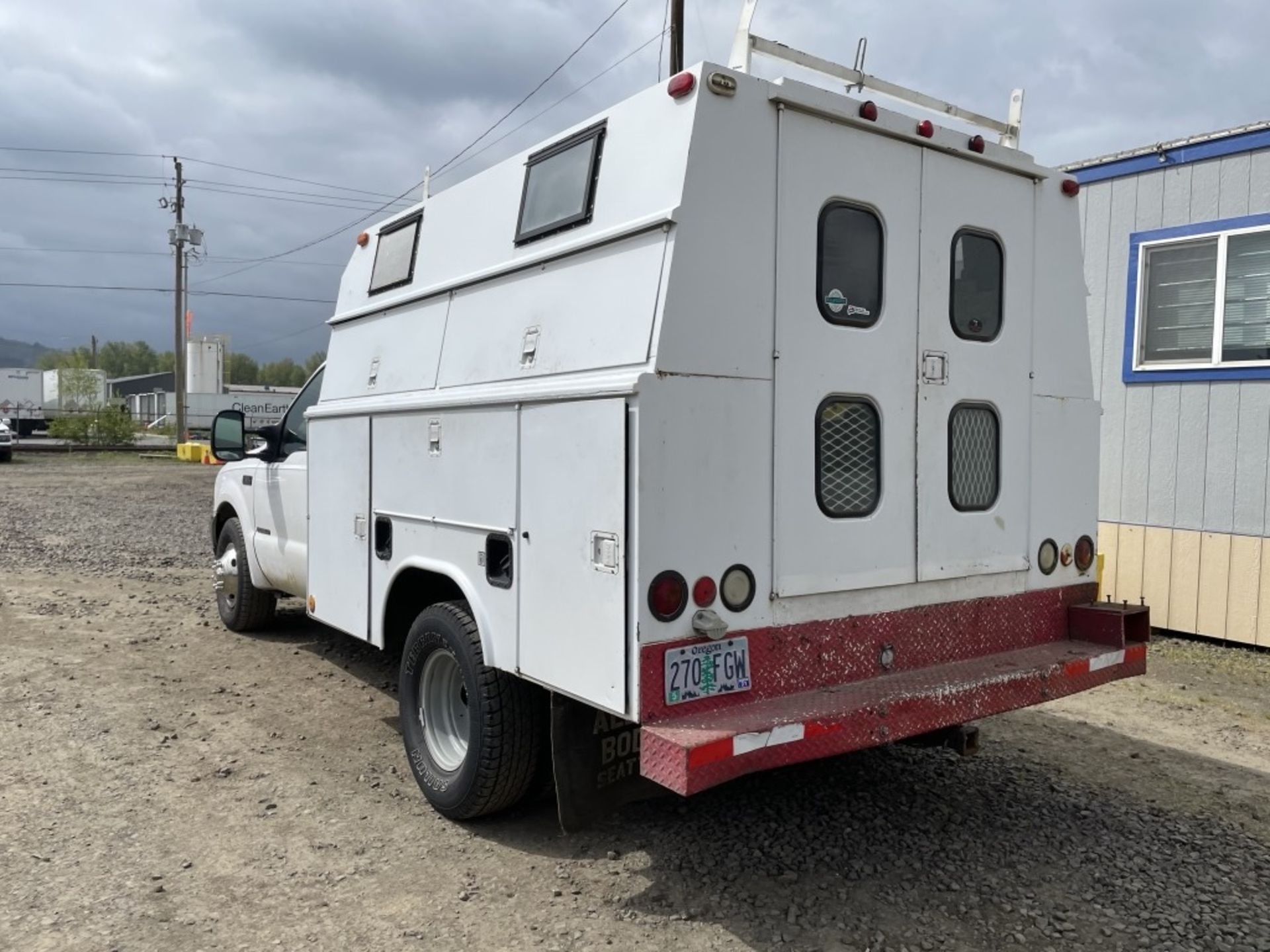 2000 Ford F350 XL SD Utility Truck - Image 4 of 24