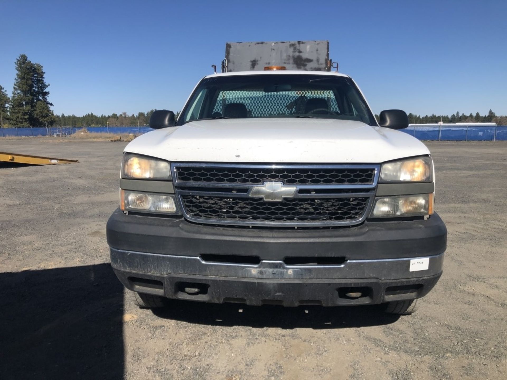 2006 Chevrolet Silverado 2500 HD Pickup - Image 3 of 25