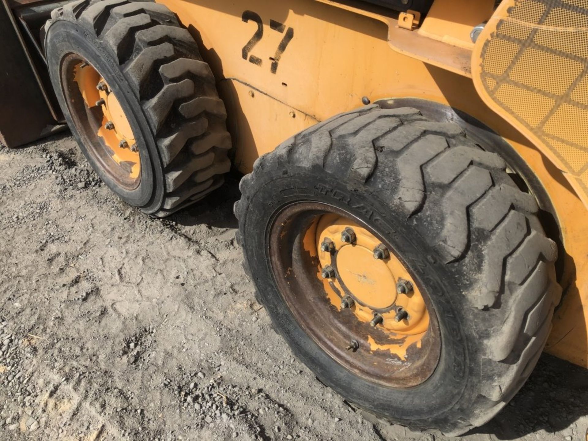 Mustang 2041 Skid Steer Loader - Image 5 of 23