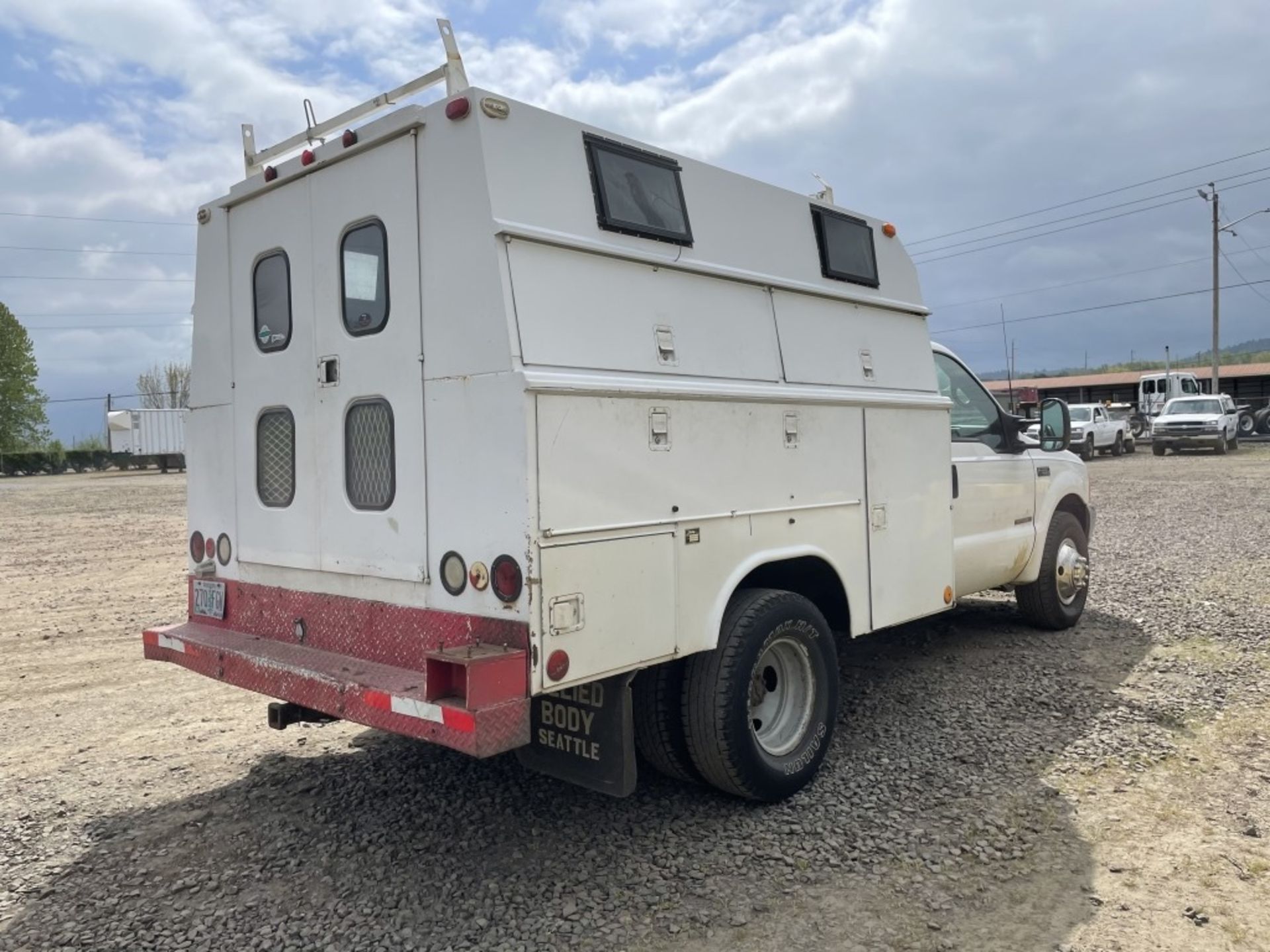 2000 Ford F350 XL SD Utility Truck - Image 3 of 24