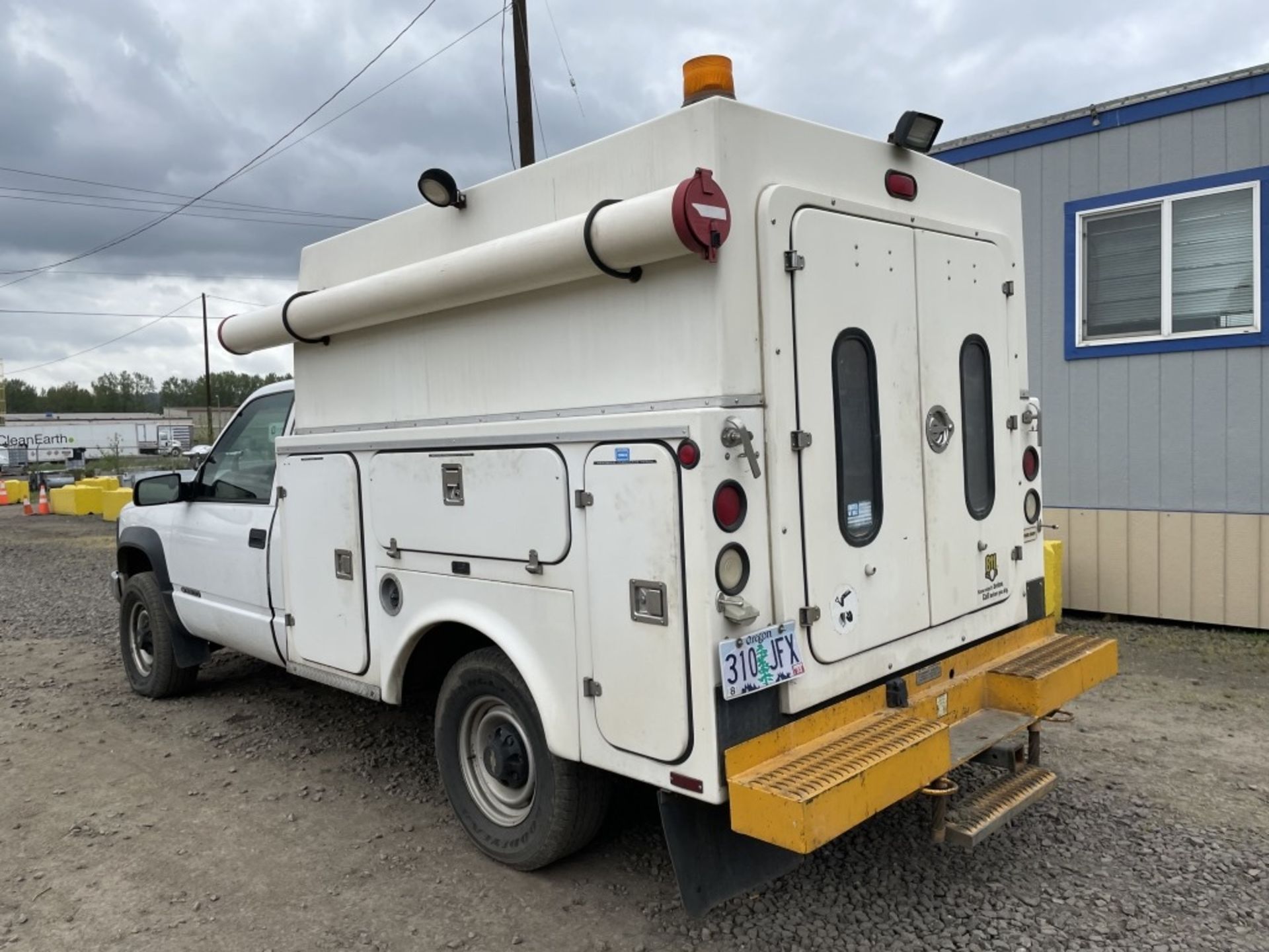 1996 Chevrolet Cheyenne 3500 4x4 Utility Truck - Image 4 of 20