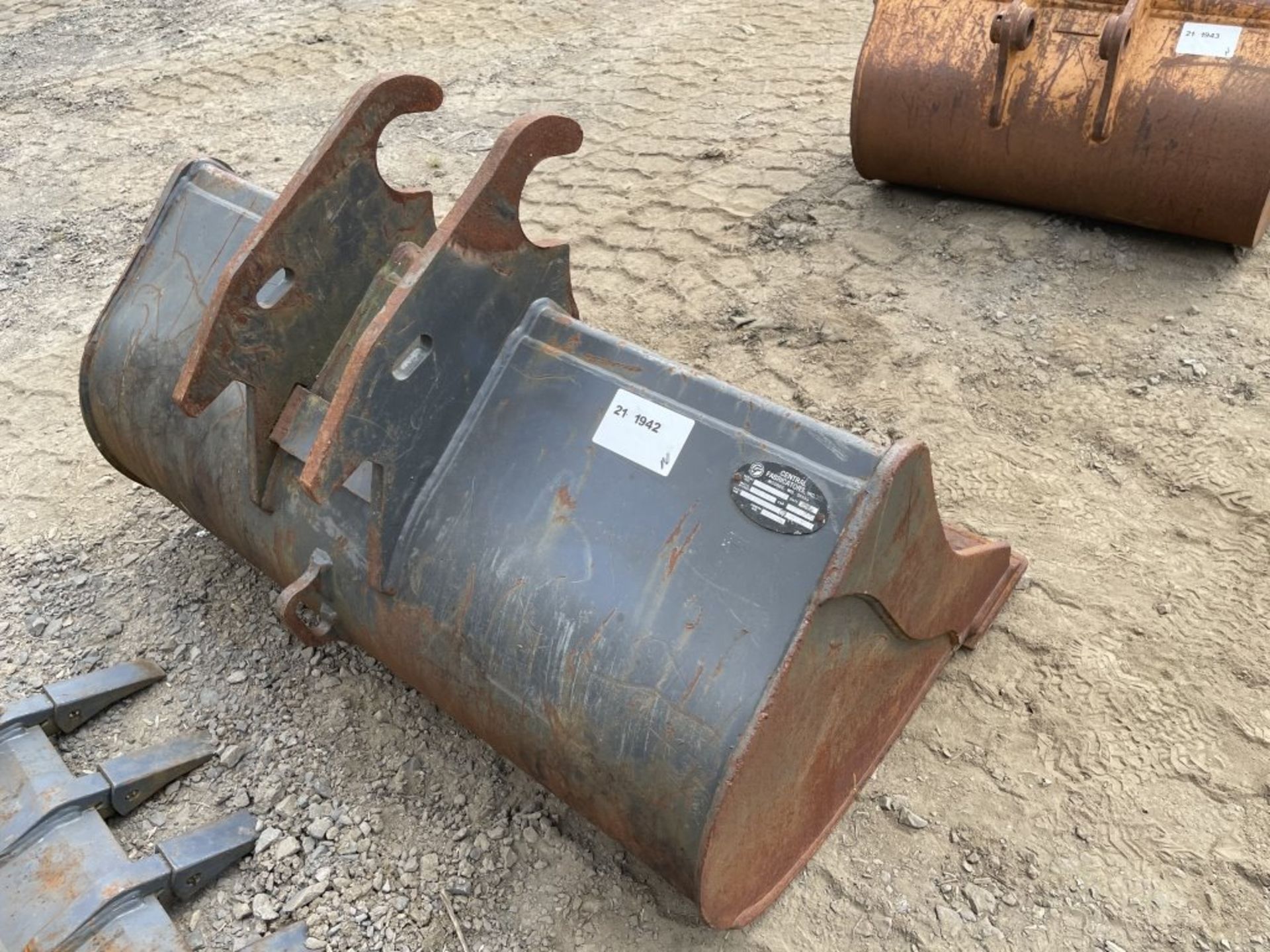 CF 48" Muck Bucket - Image 2 of 3