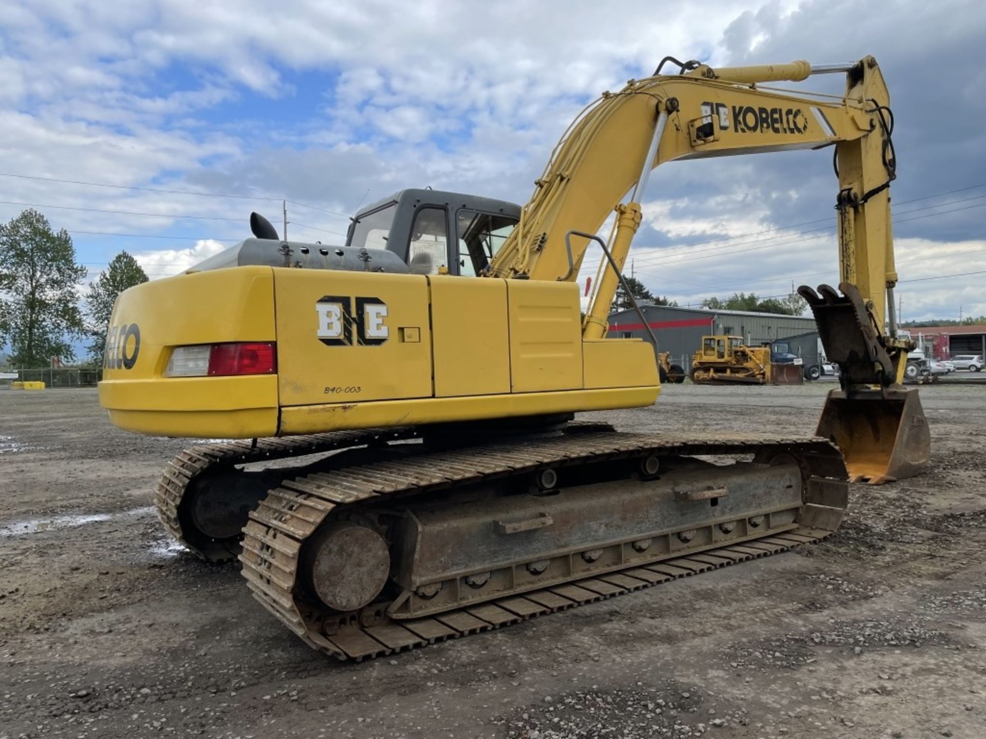 2000 Kobelco SK200LC Hydraulic Excavator - Image 3 of 26