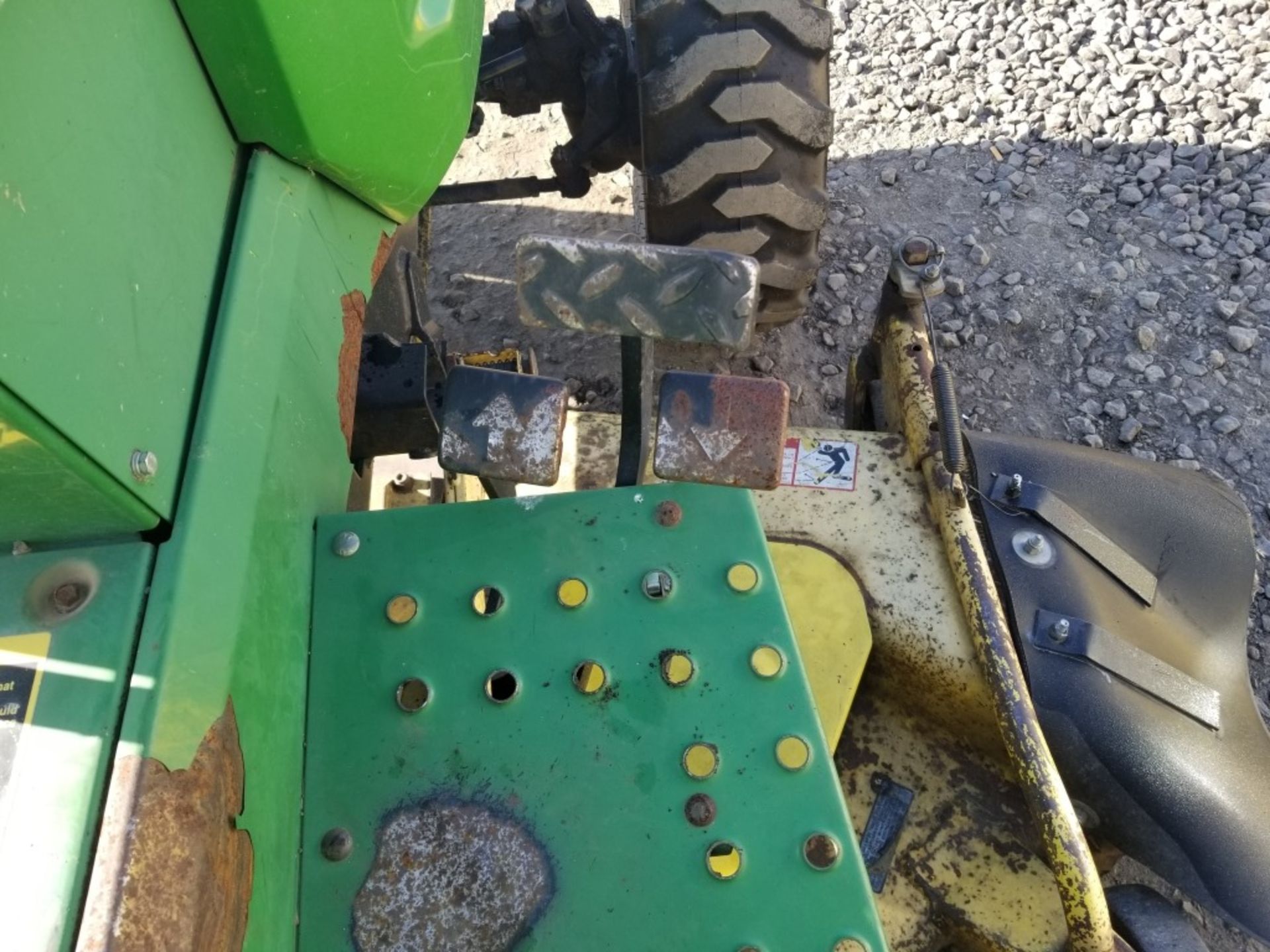 1995 John Deere 855 Utility Tractor / Mower - Image 15 of 18